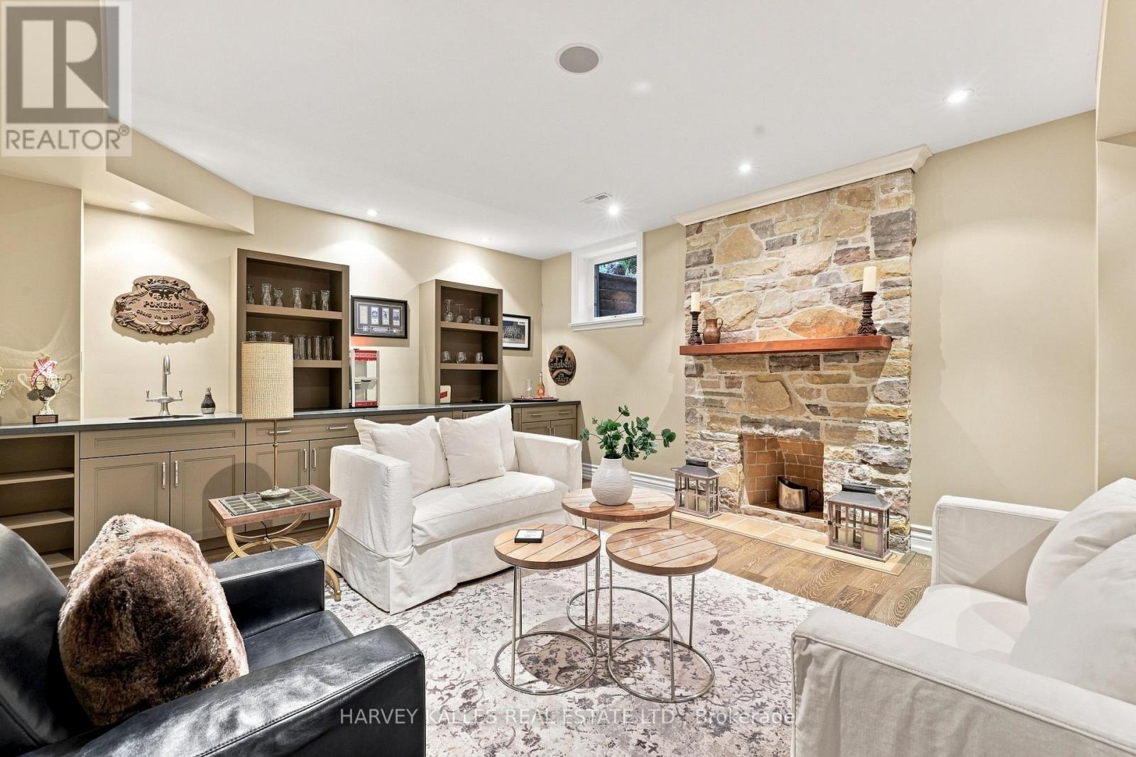 14 DENEWOOD CRESCENT