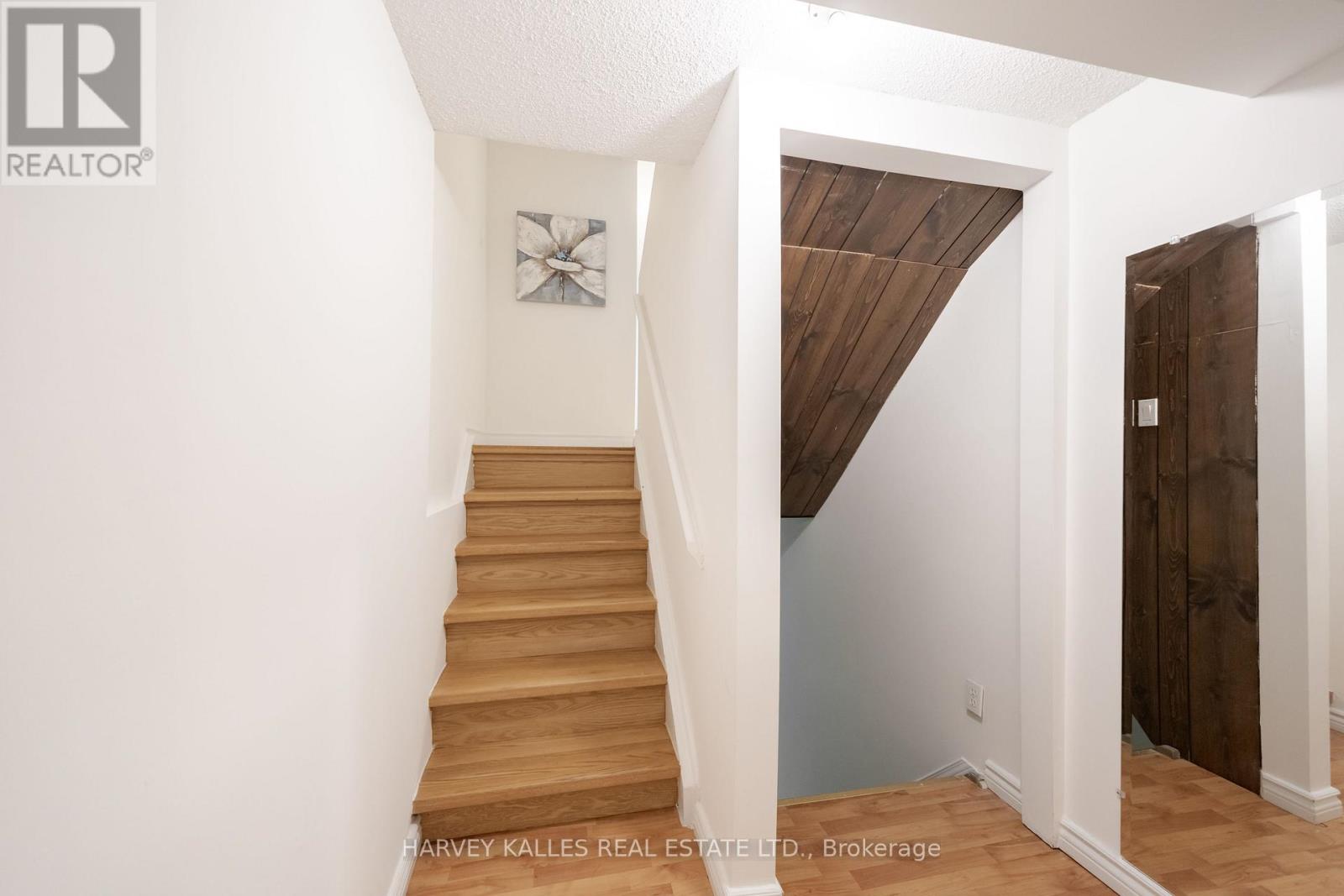 102 JENNY WREN WAY