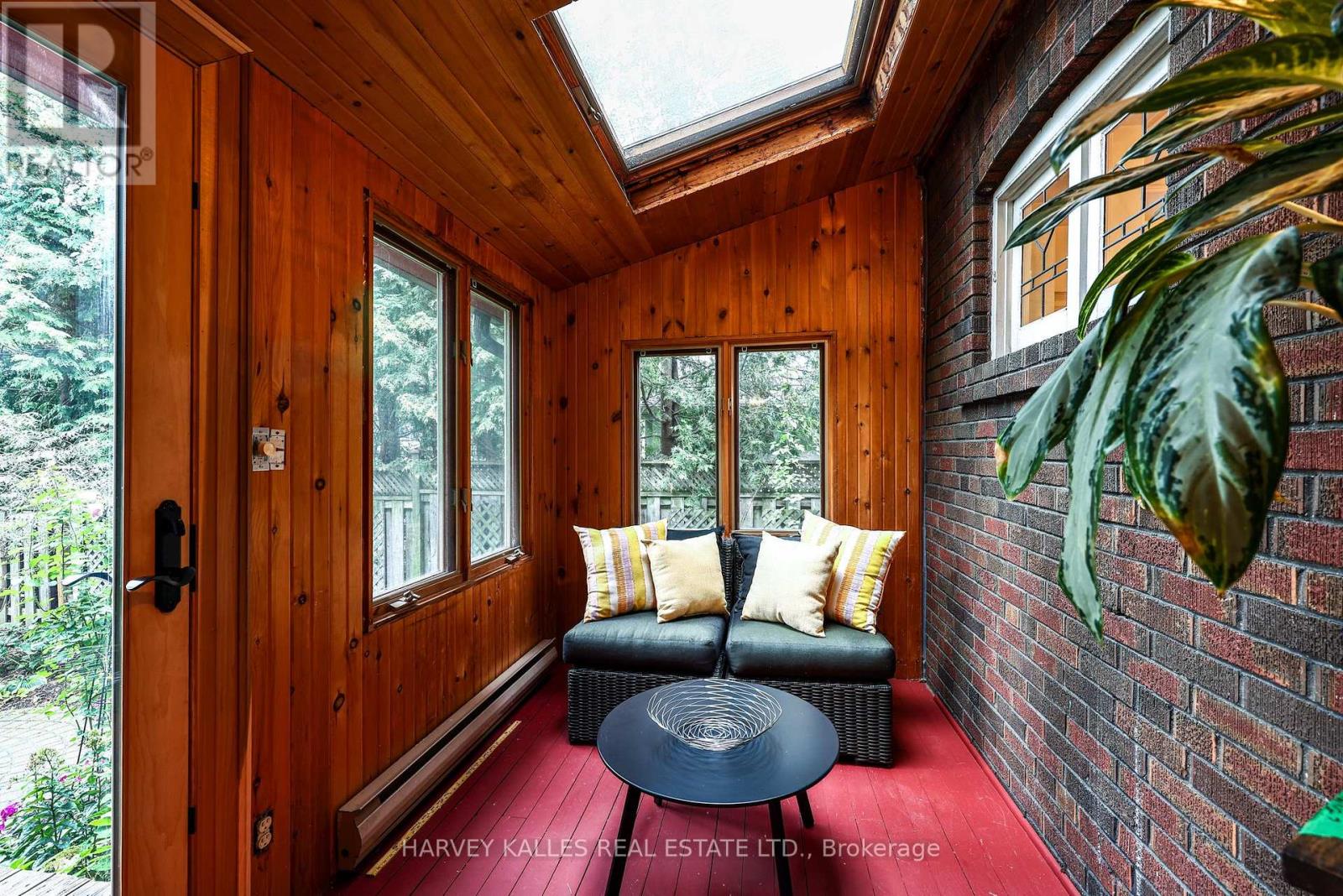 617 LONSDALE ROAD
