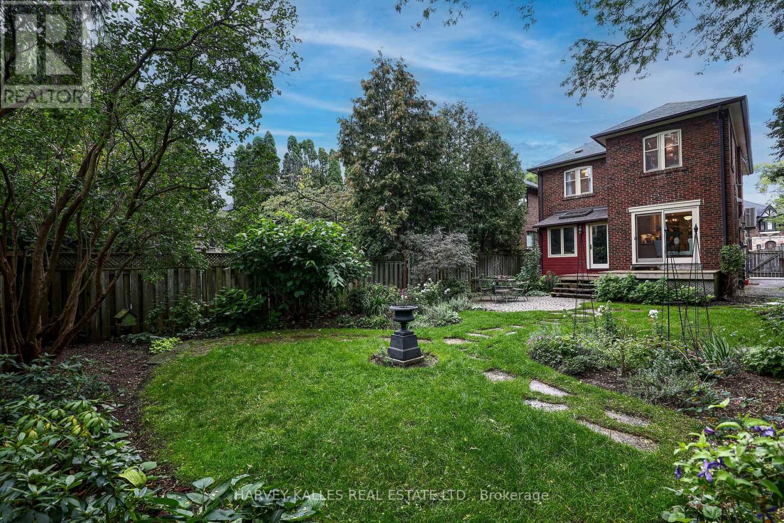 617 LONSDALE ROAD
