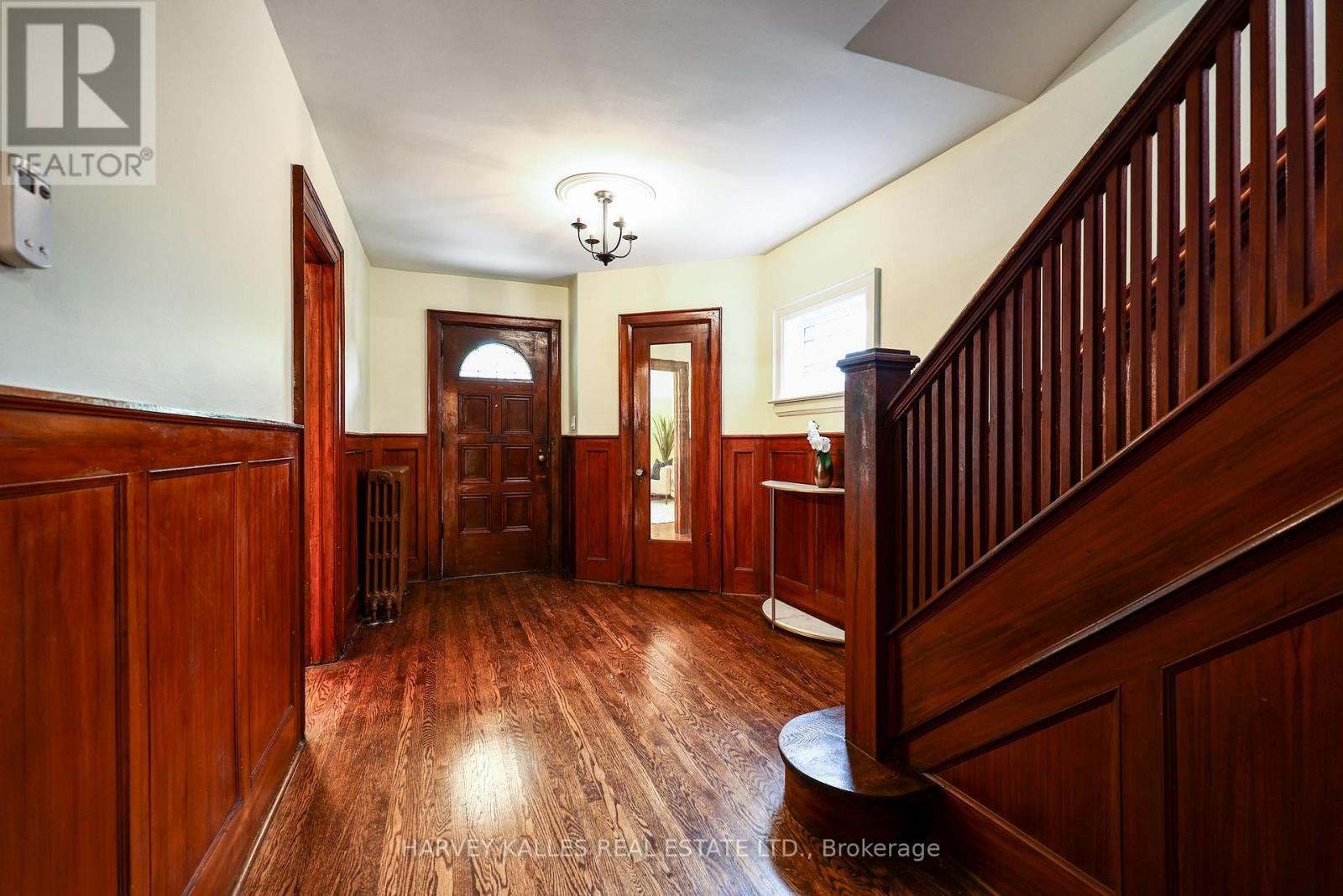617 LONSDALE ROAD