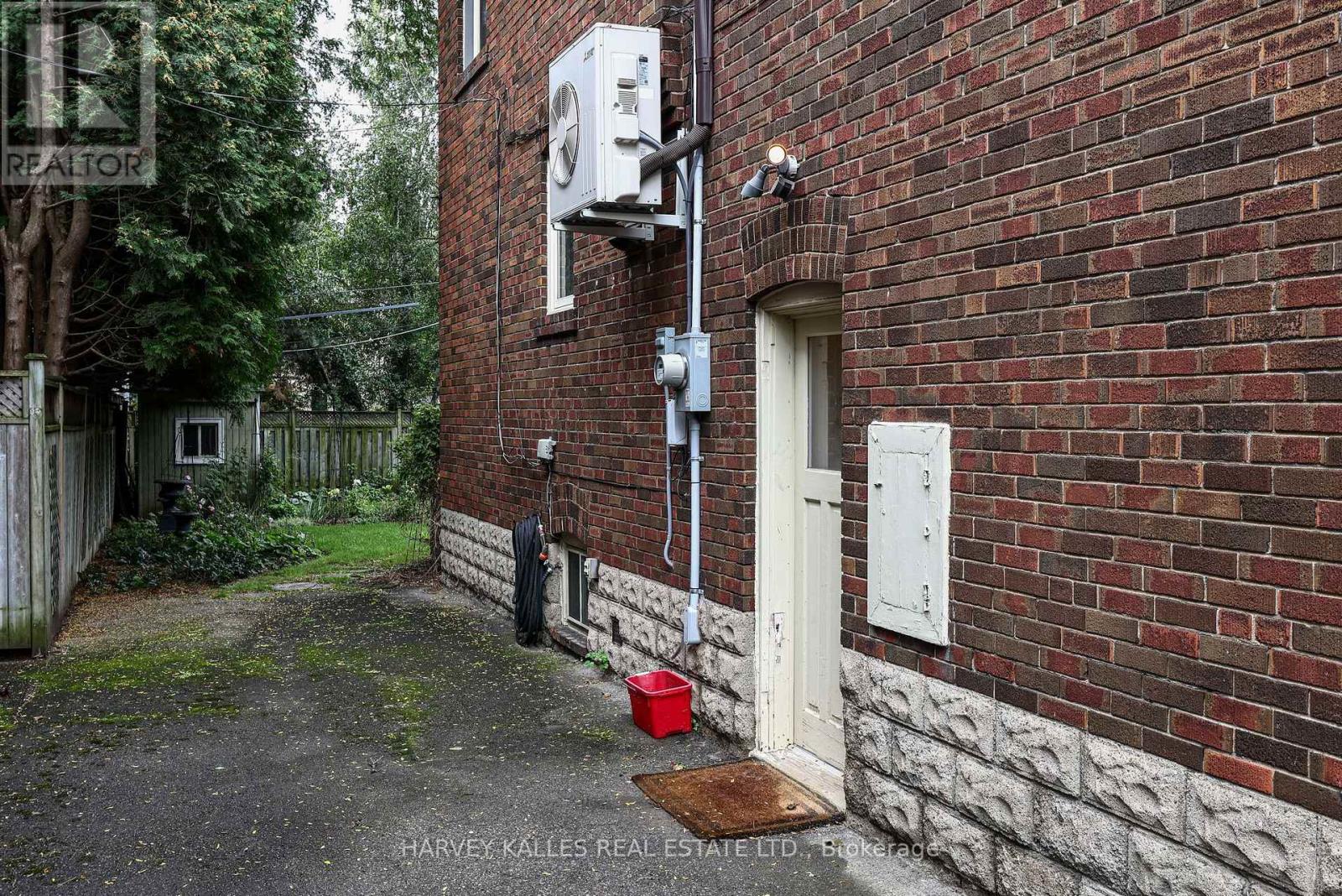 617 LONSDALE ROAD