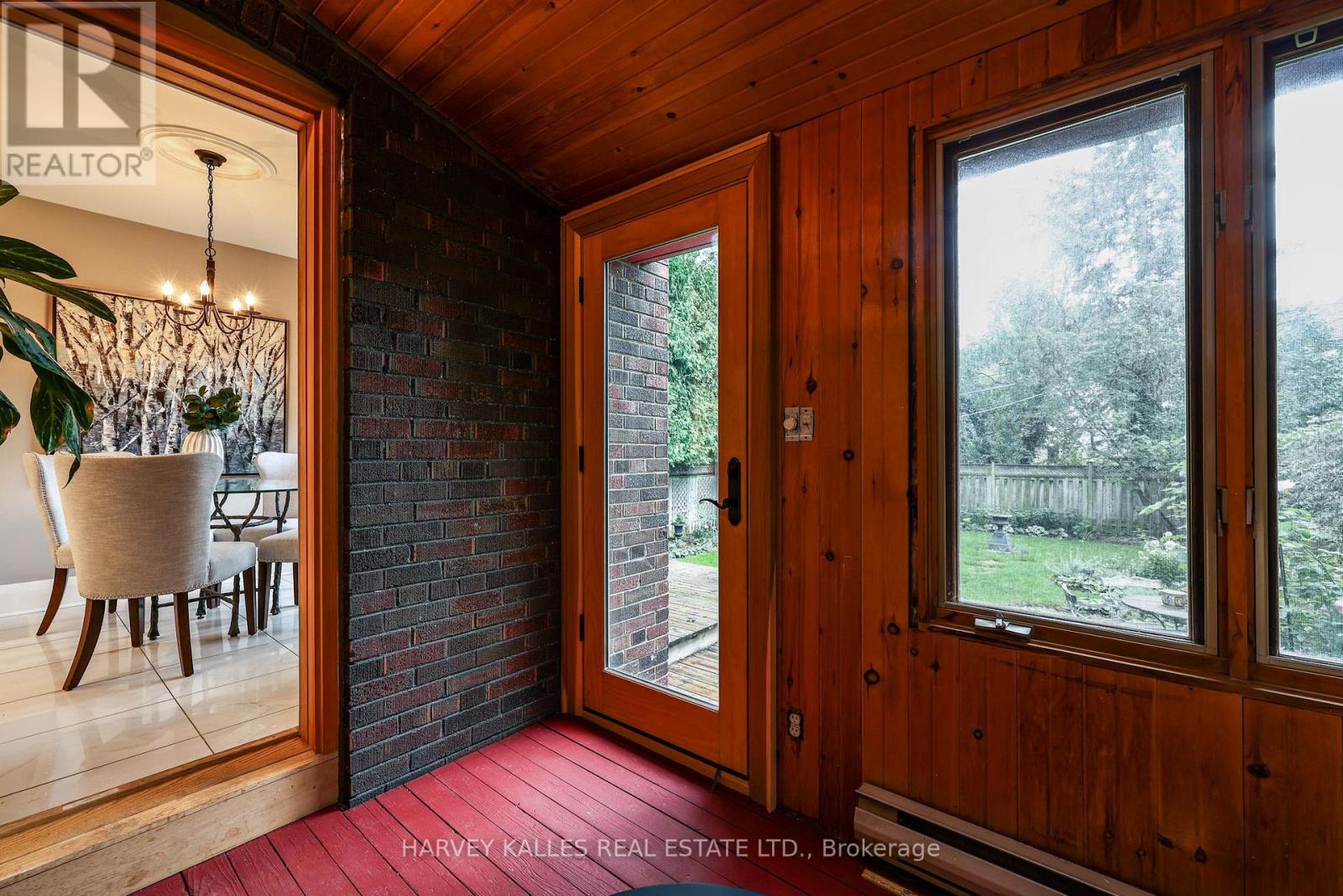 617 LONSDALE ROAD