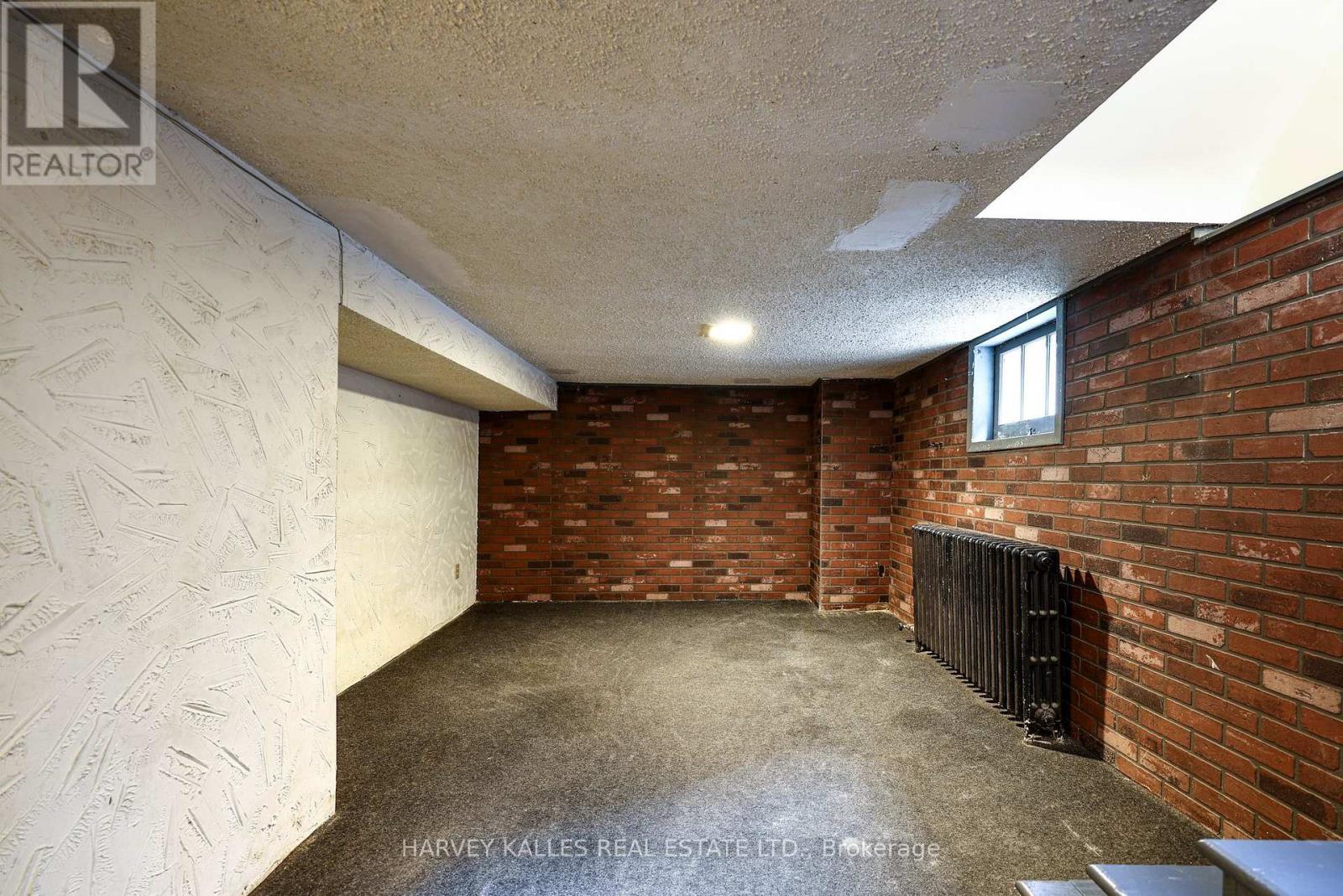 617 LONSDALE ROAD