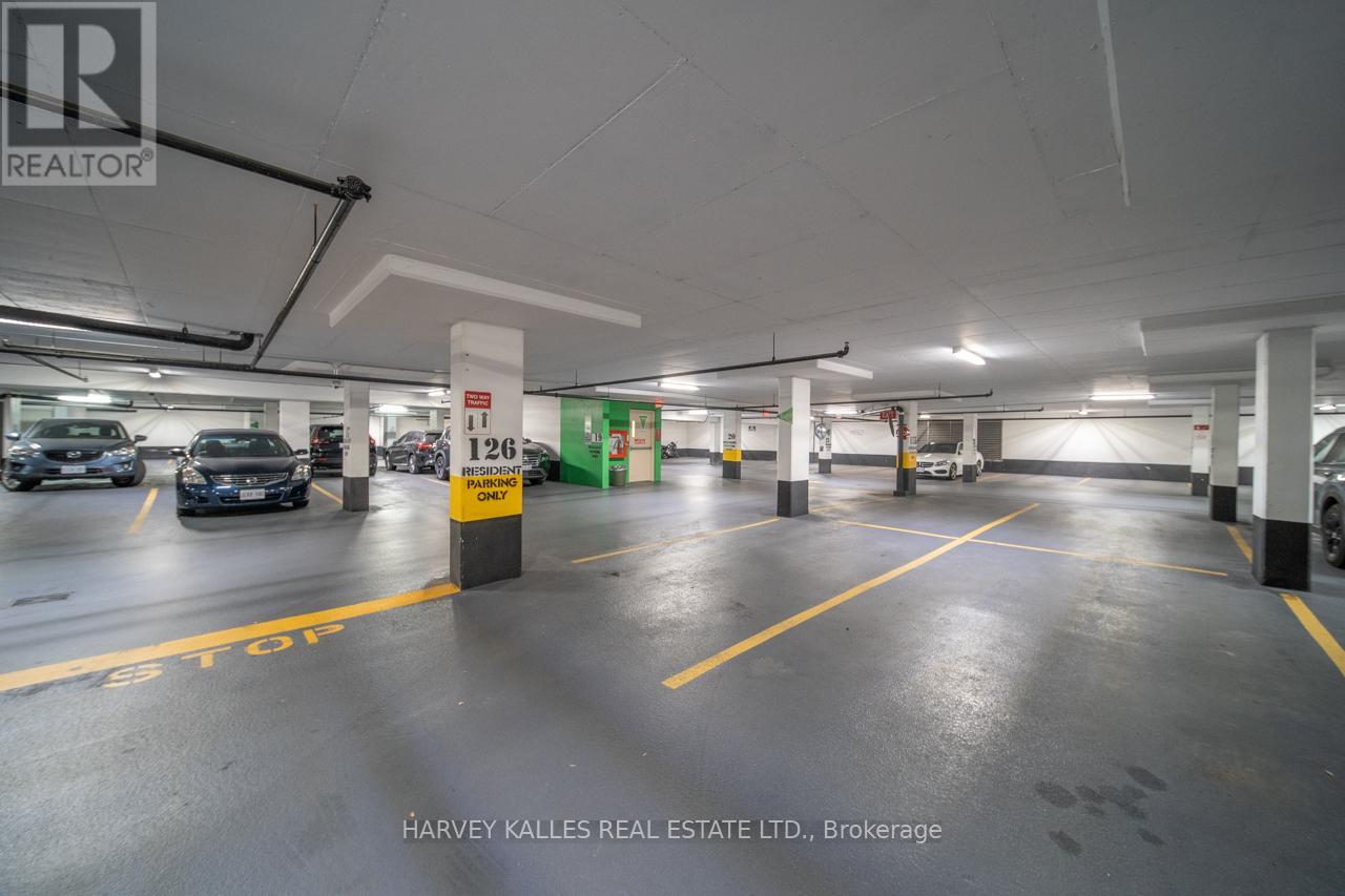 4003 - 33 BAY STREET
