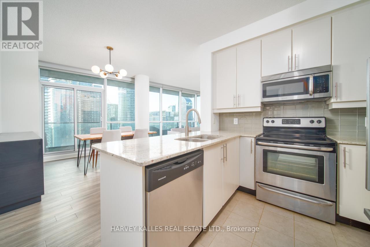 4003 - 33 BAY STREET