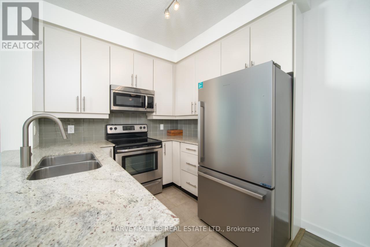4003 - 33 BAY STREET