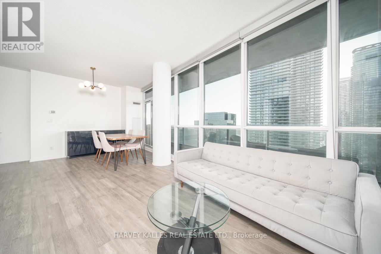 4003 - 33 BAY STREET