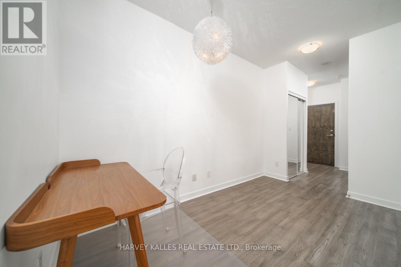 4003 - 33 BAY STREET