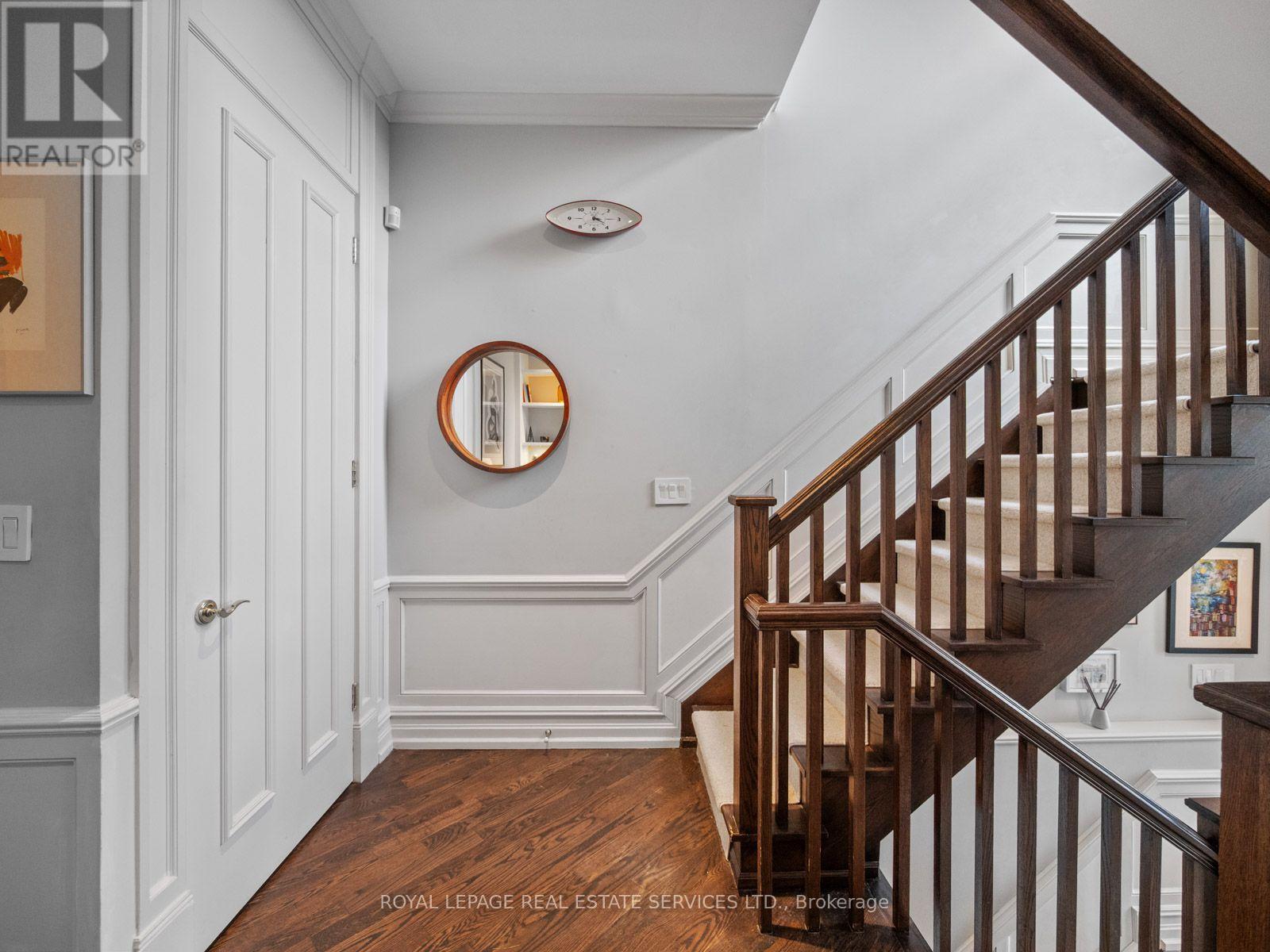 4 - 276 SPADINA ROAD