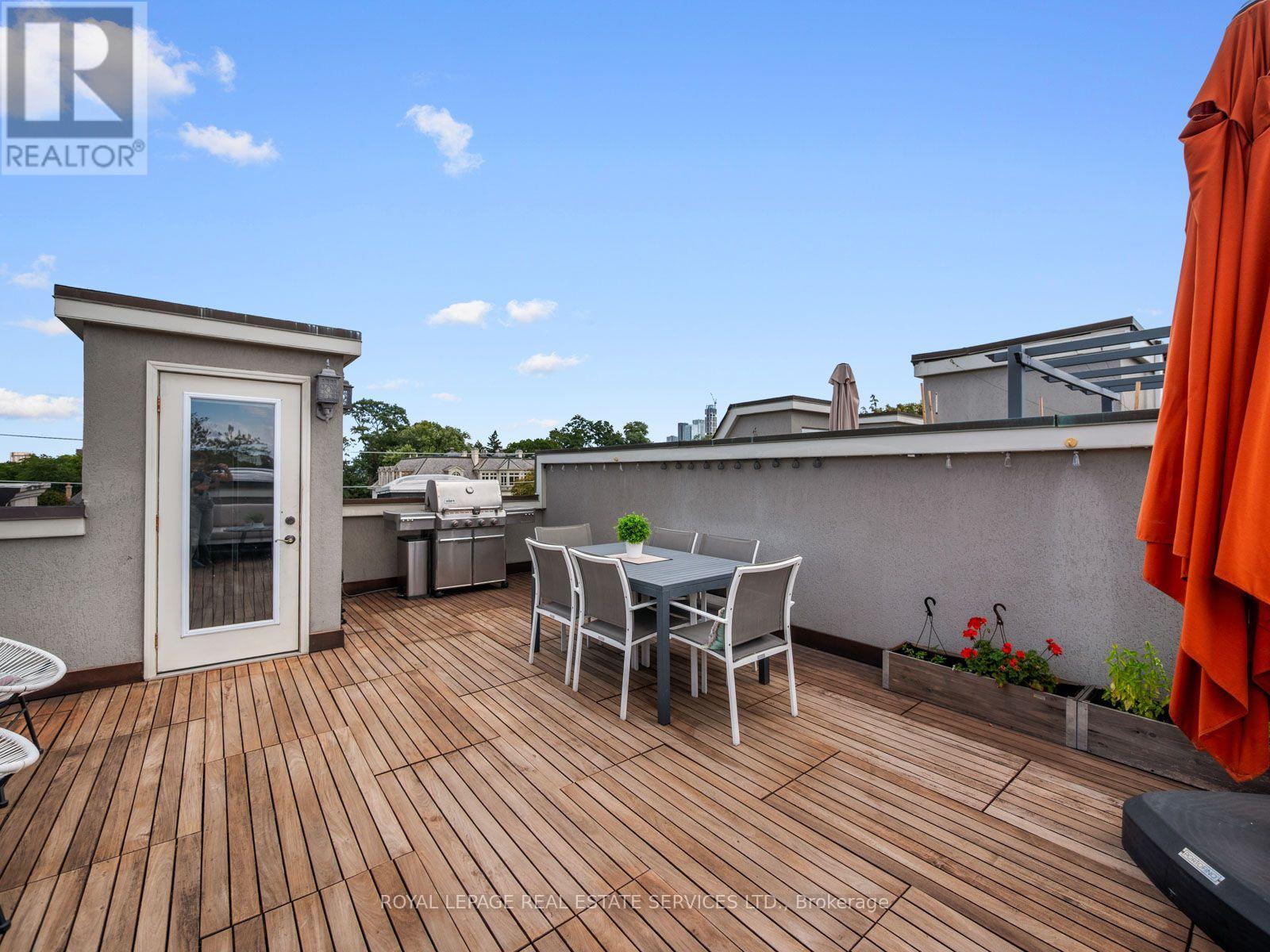 4 - 276 SPADINA ROAD