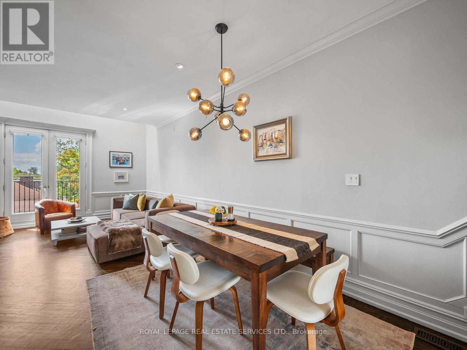4 - 276 SPADINA ROAD