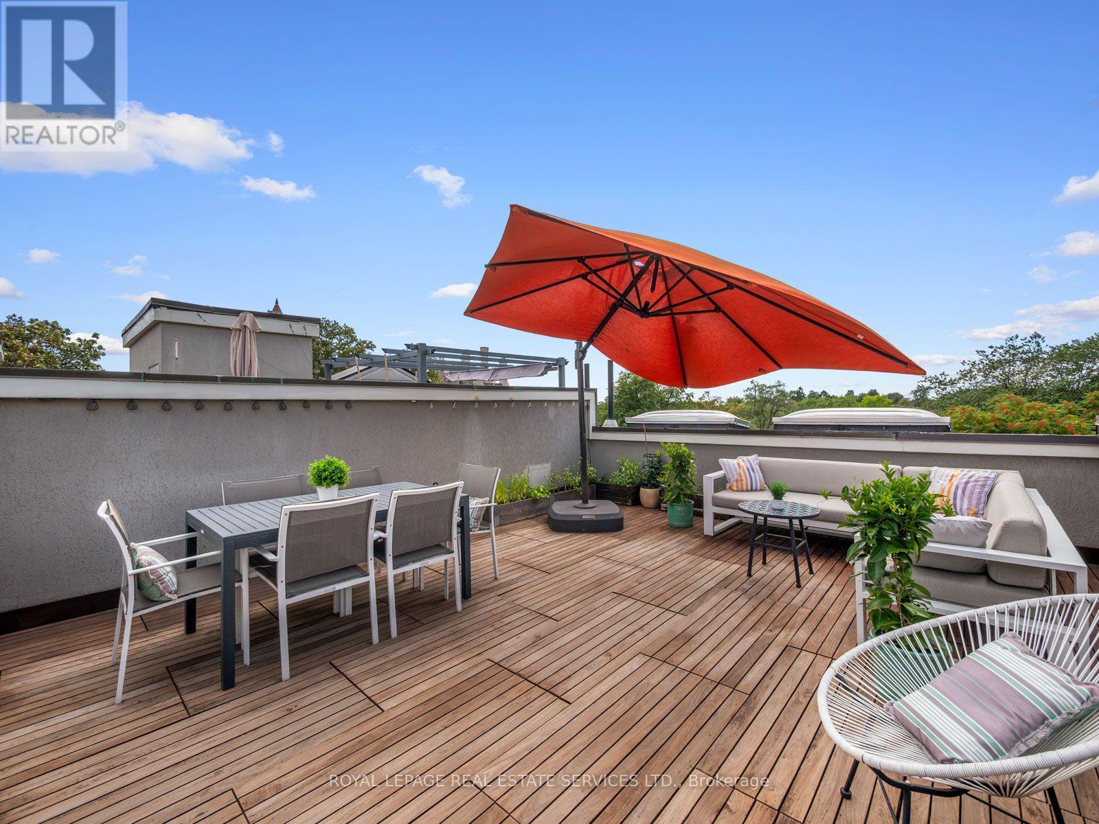 4 - 276 SPADINA ROAD