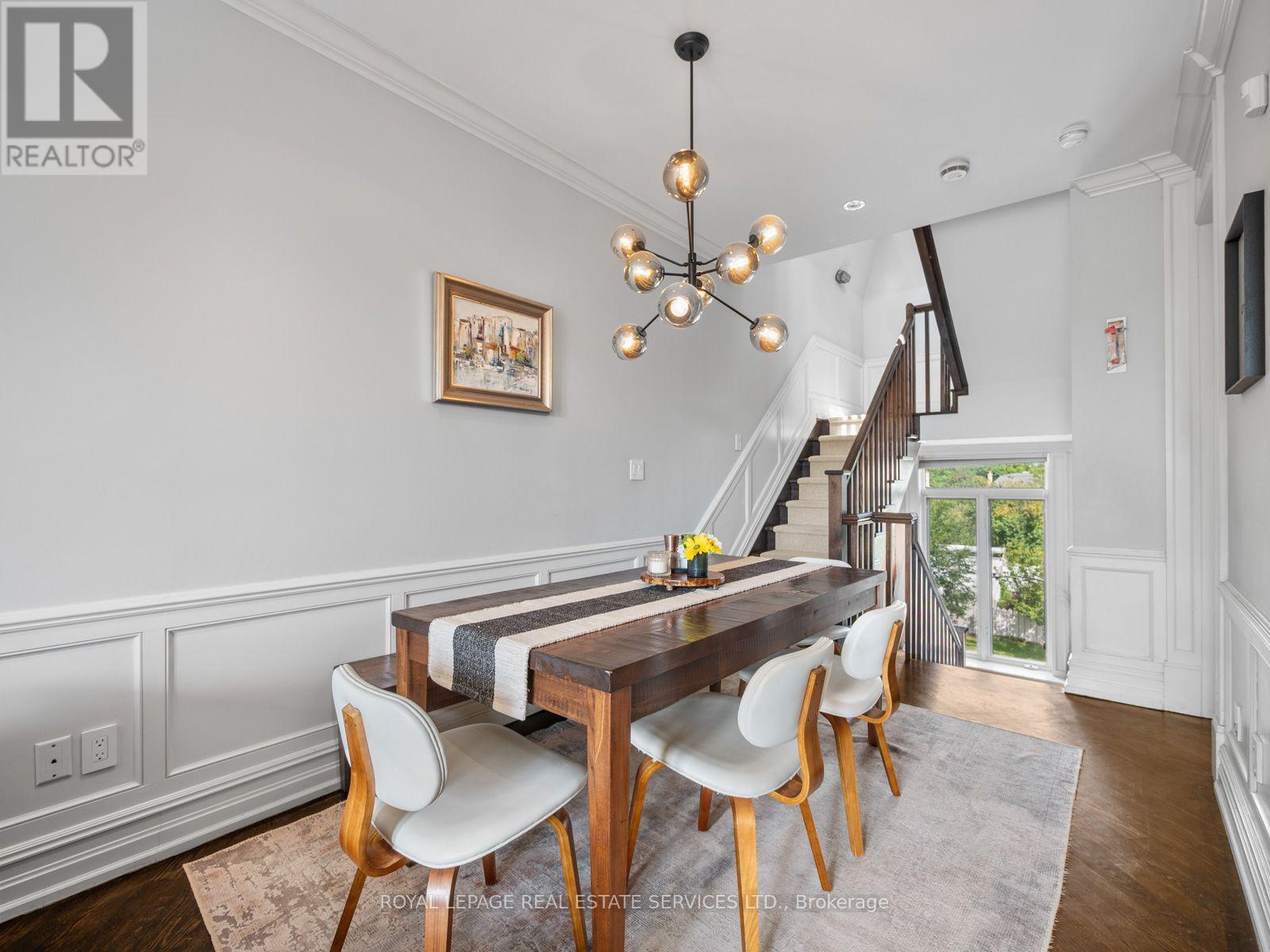 4 - 276 SPADINA ROAD