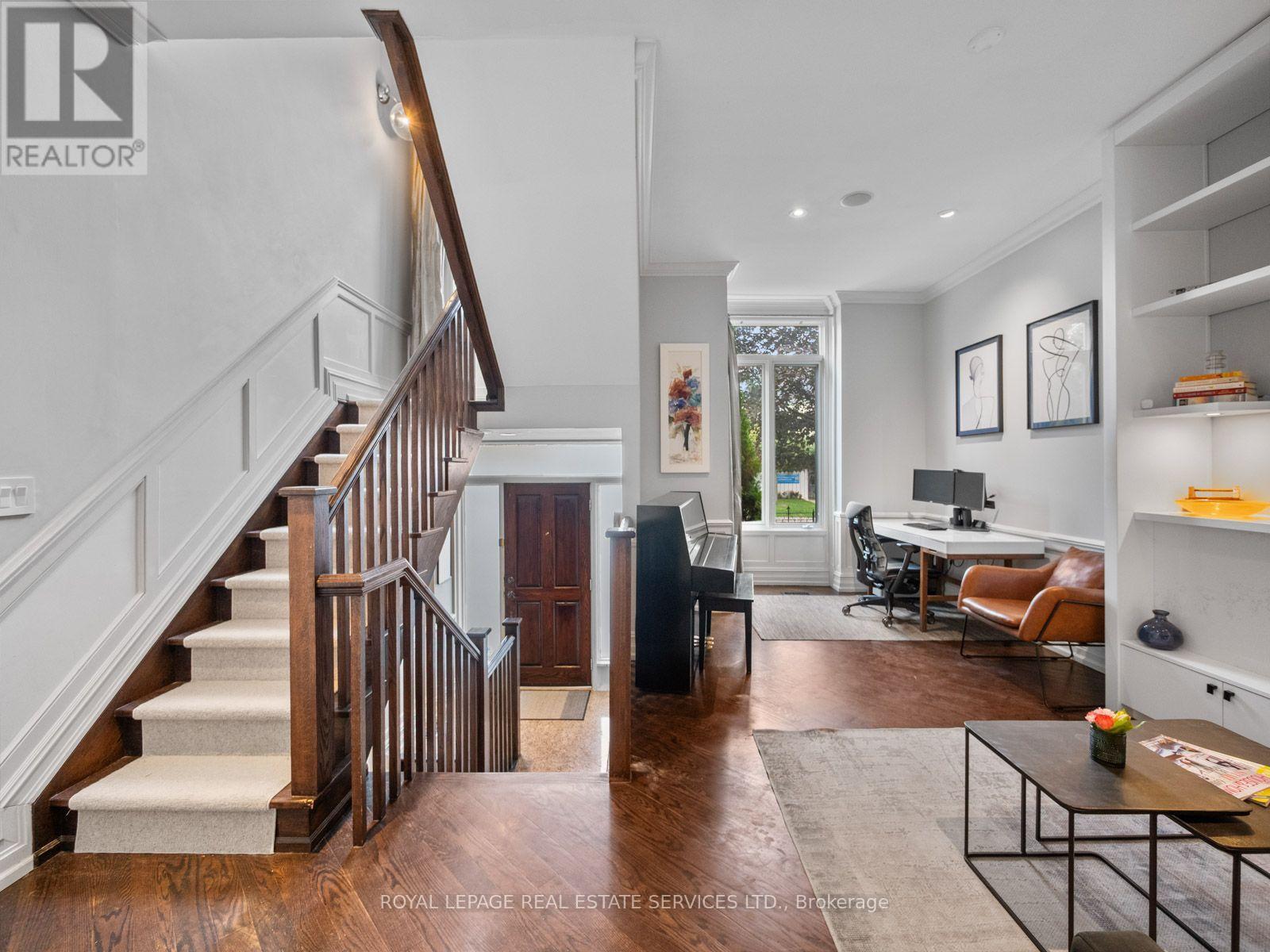 4 - 276 SPADINA ROAD