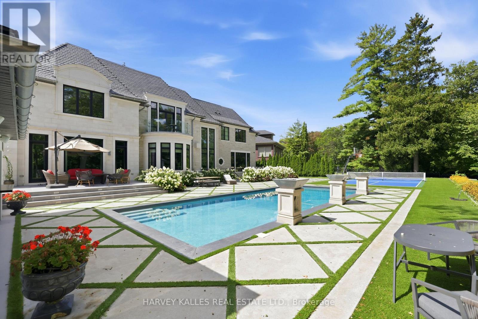 126 SANDRINGHAM DRIVE