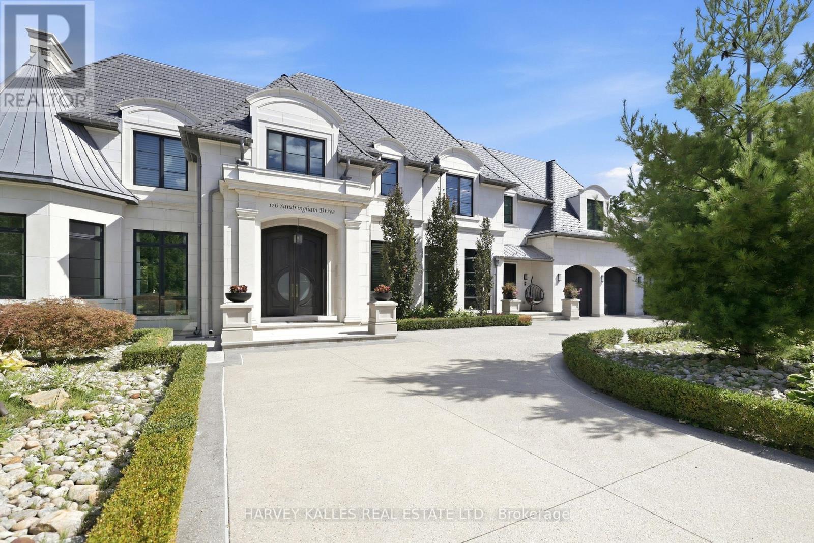 126 SANDRINGHAM DRIVE