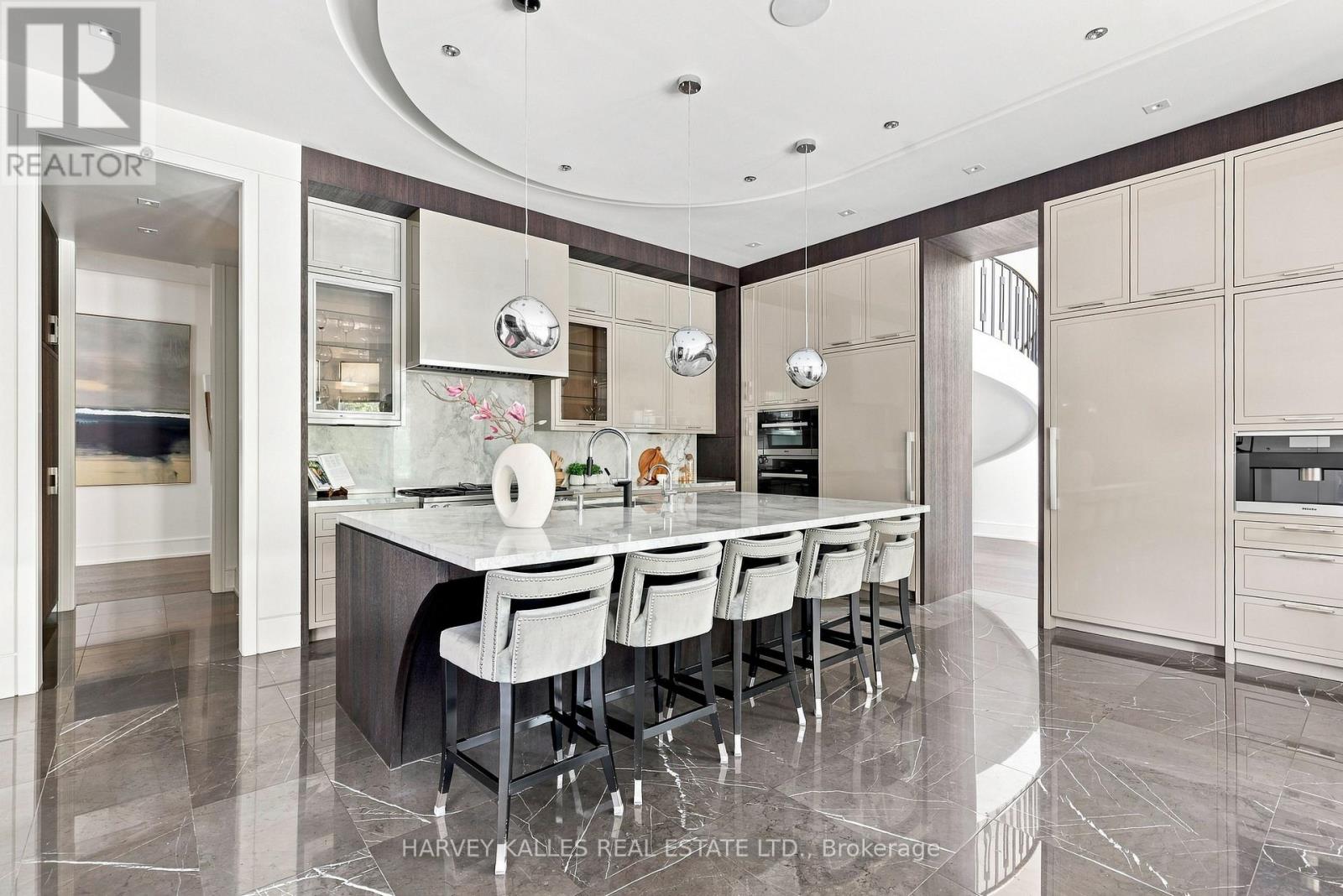 126 SANDRINGHAM DRIVE