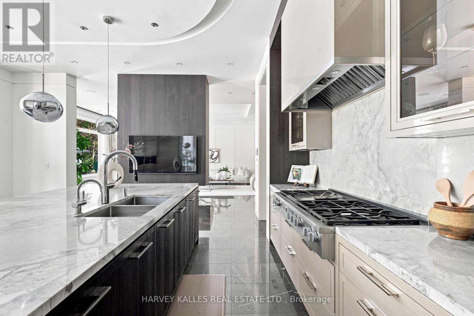 126 SANDRINGHAM DRIVE