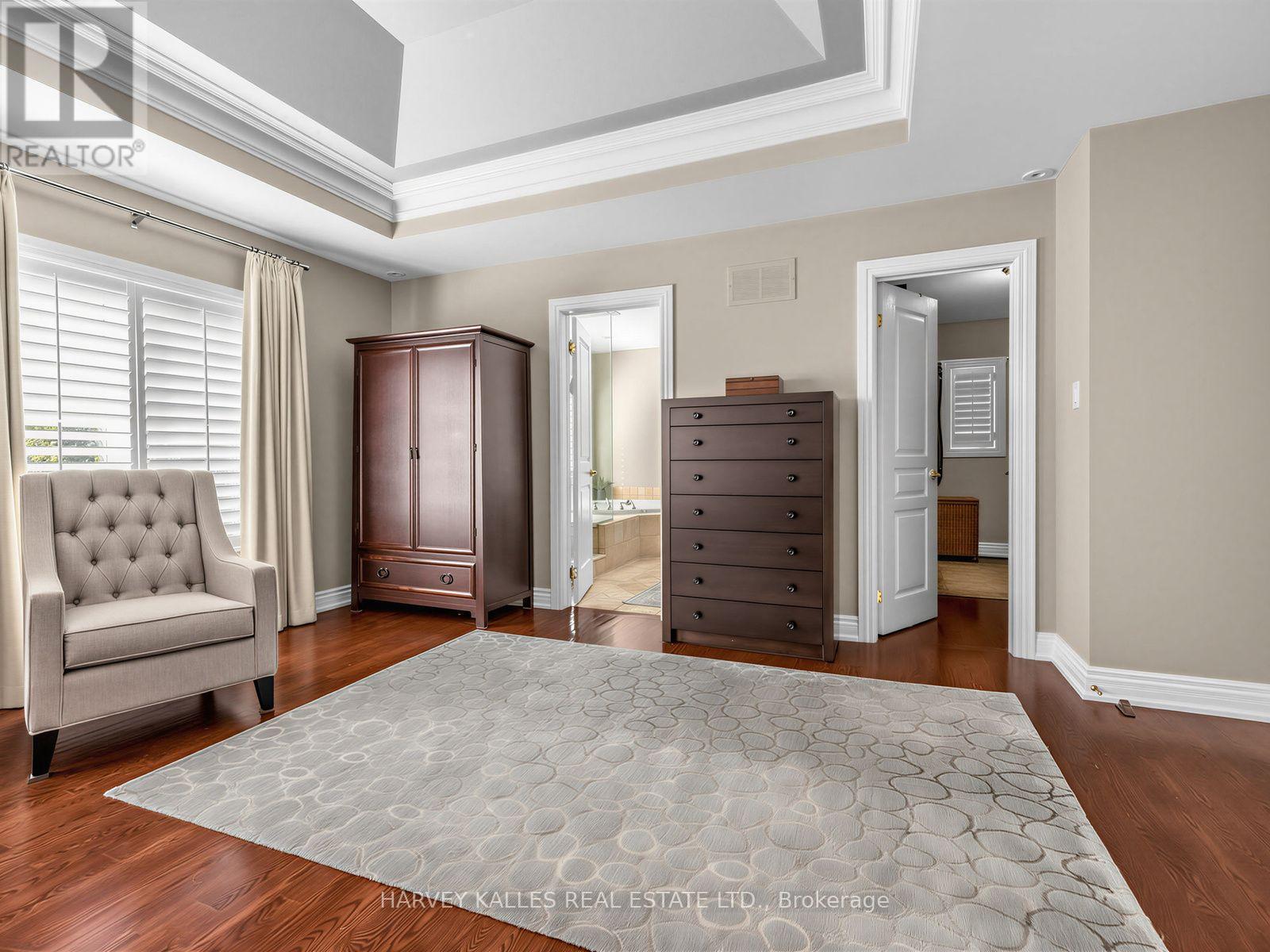 629 BEDFORD PARK AVENUE
