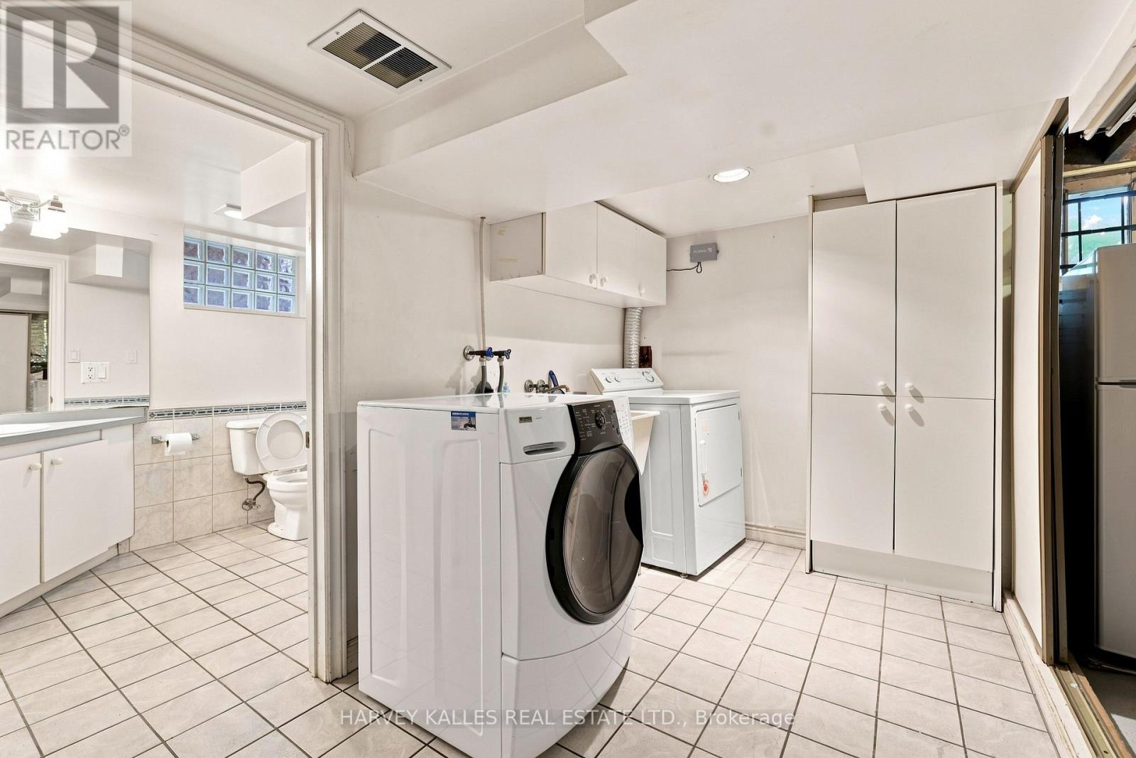 231 GLENGROVE AVENUE W