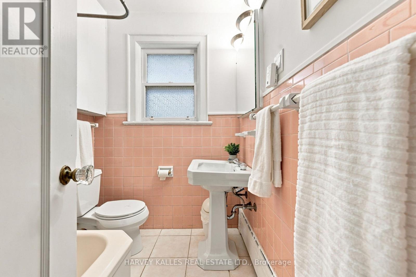 231 GLENGROVE AVENUE W