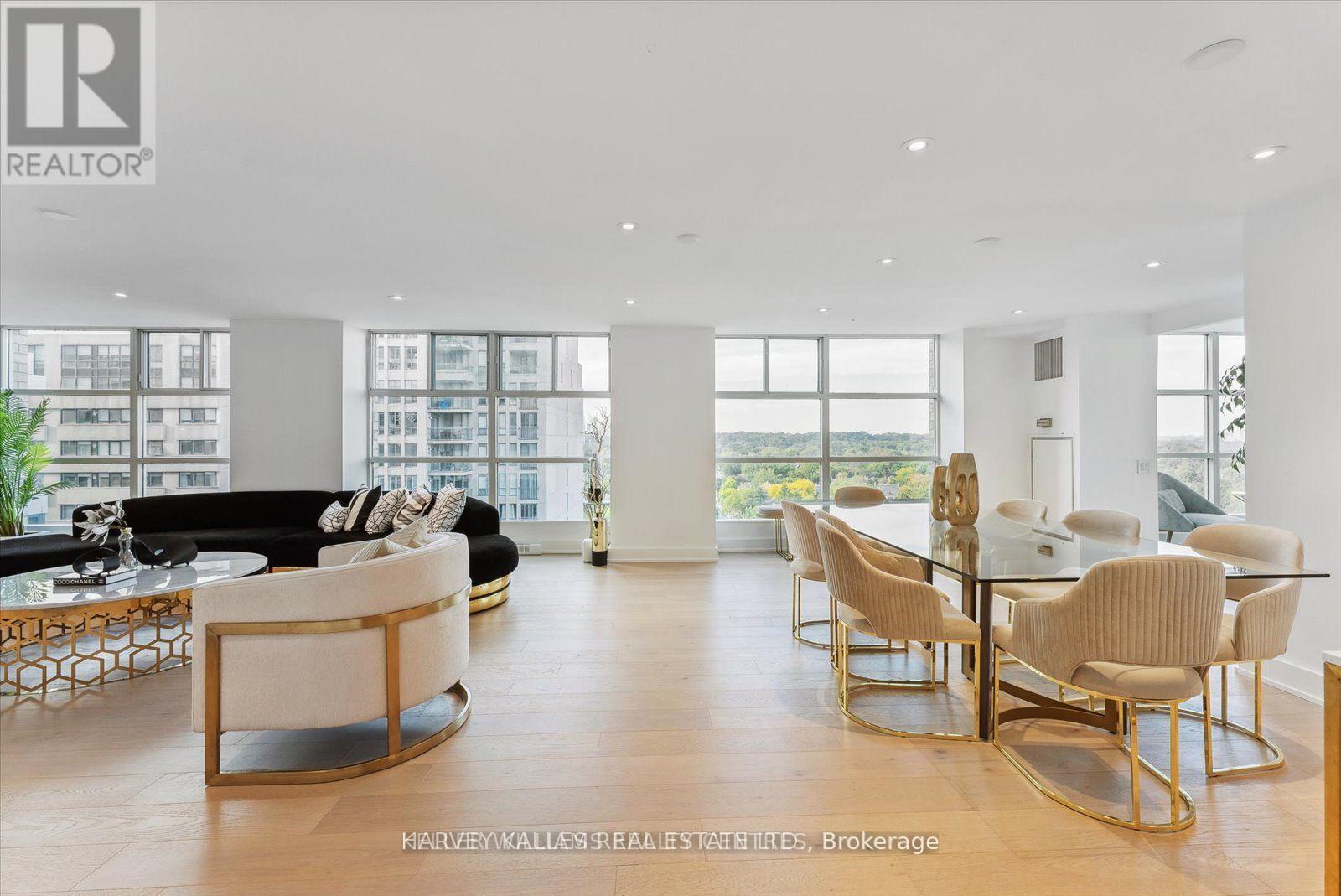 PH03 - 409 BLOOR STREET W