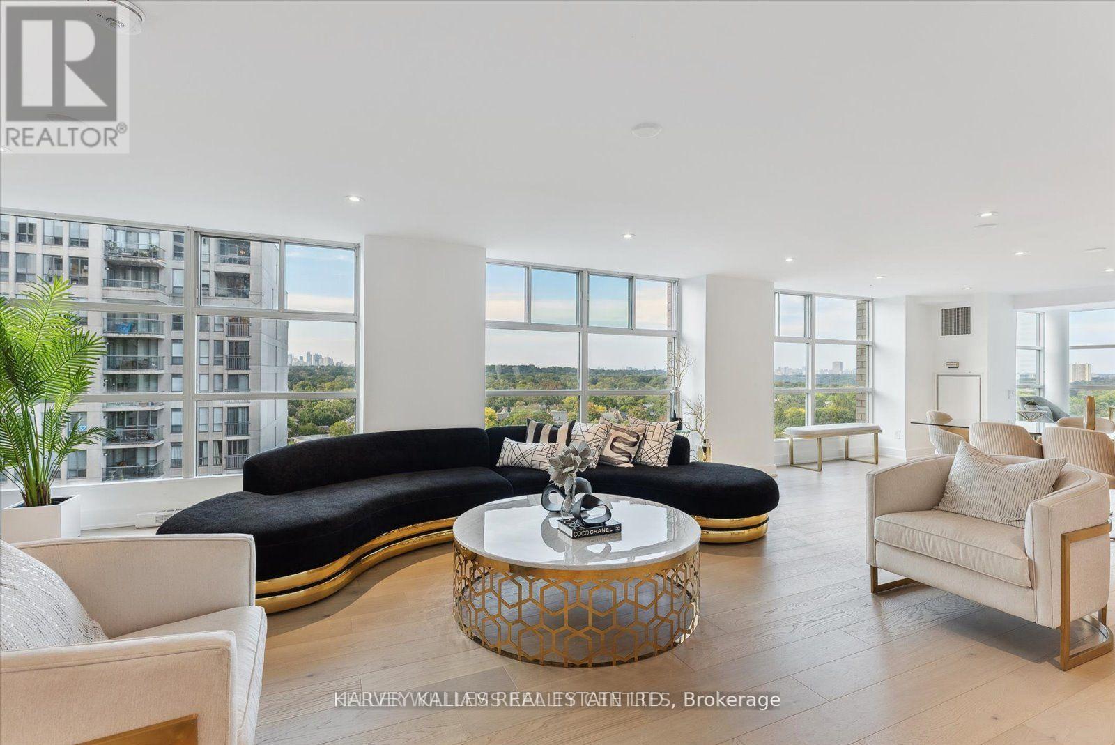 PH03 - 409 BLOOR STREET W
