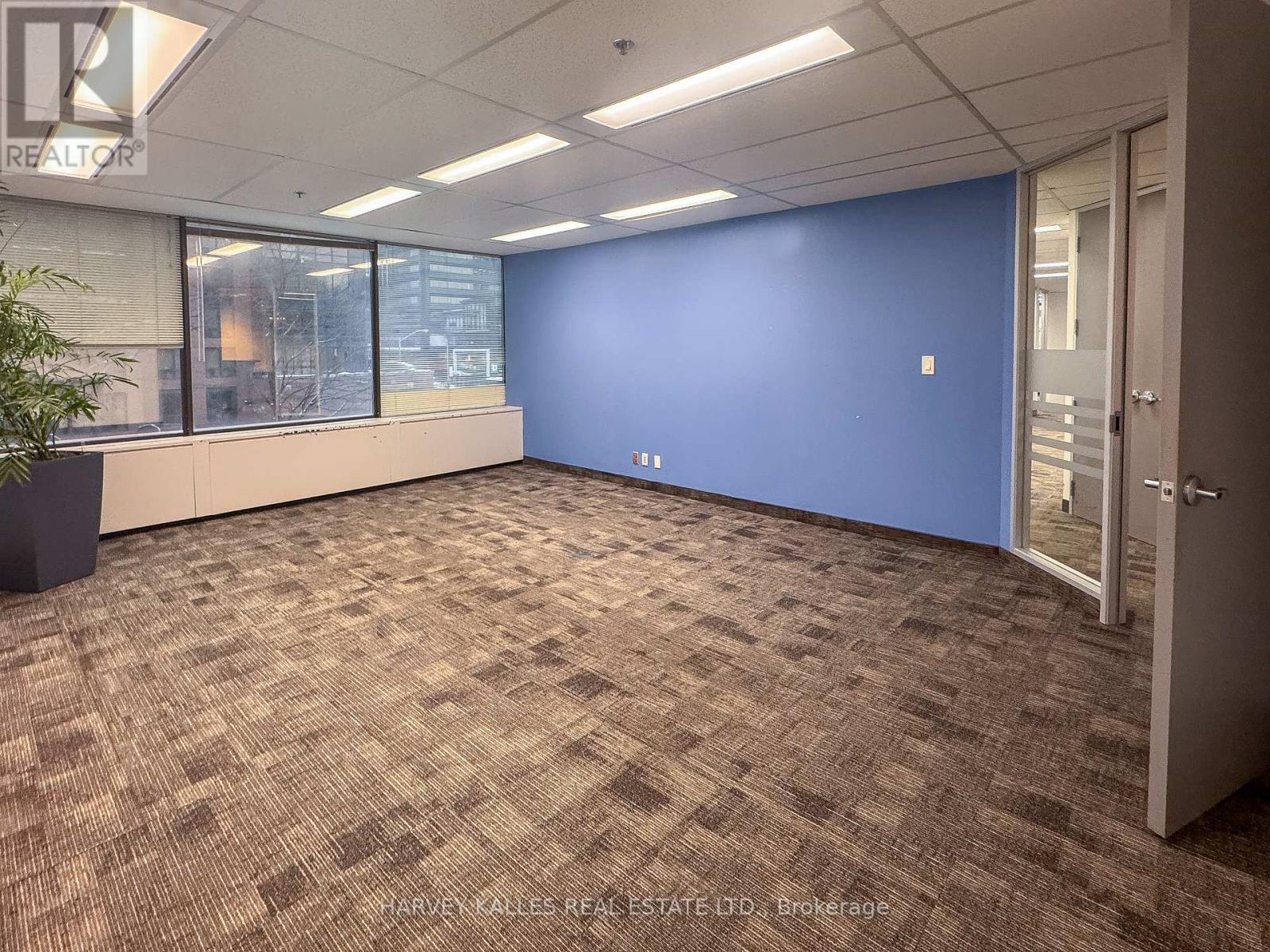 301 - 45 SHEPPARD AVENUE E