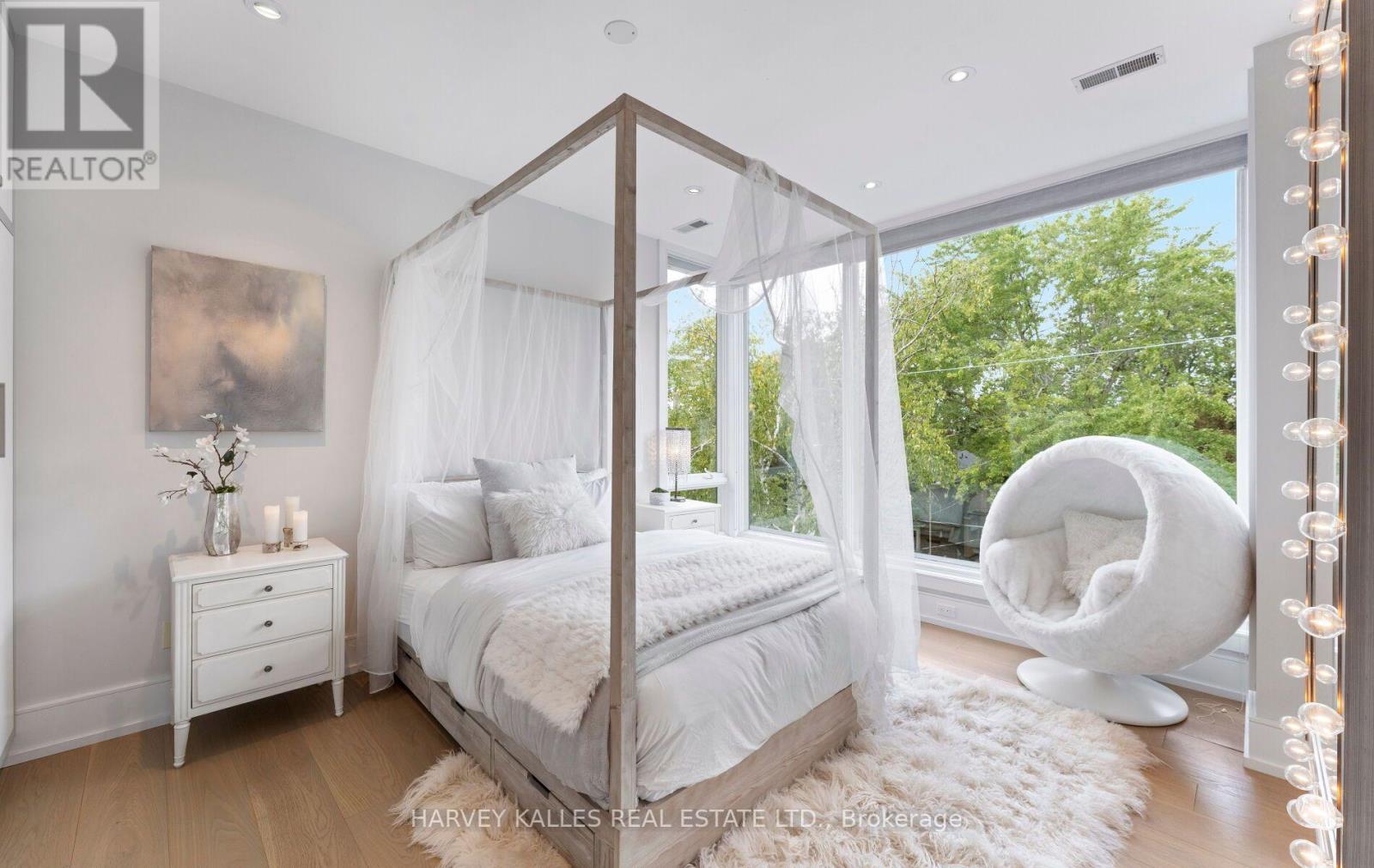 33 TARLTON ROAD