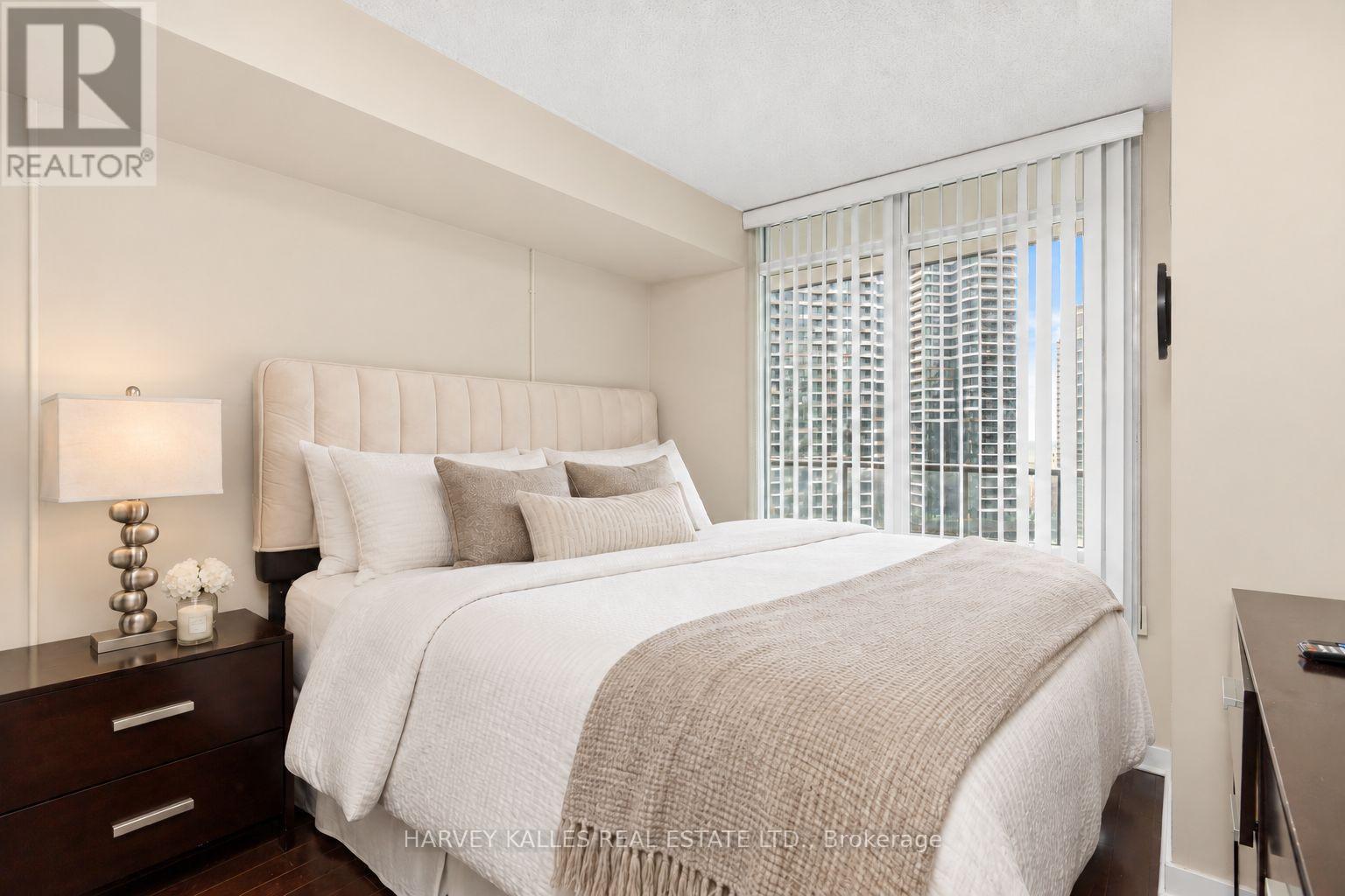 2803 - 373 FRONT STREET W