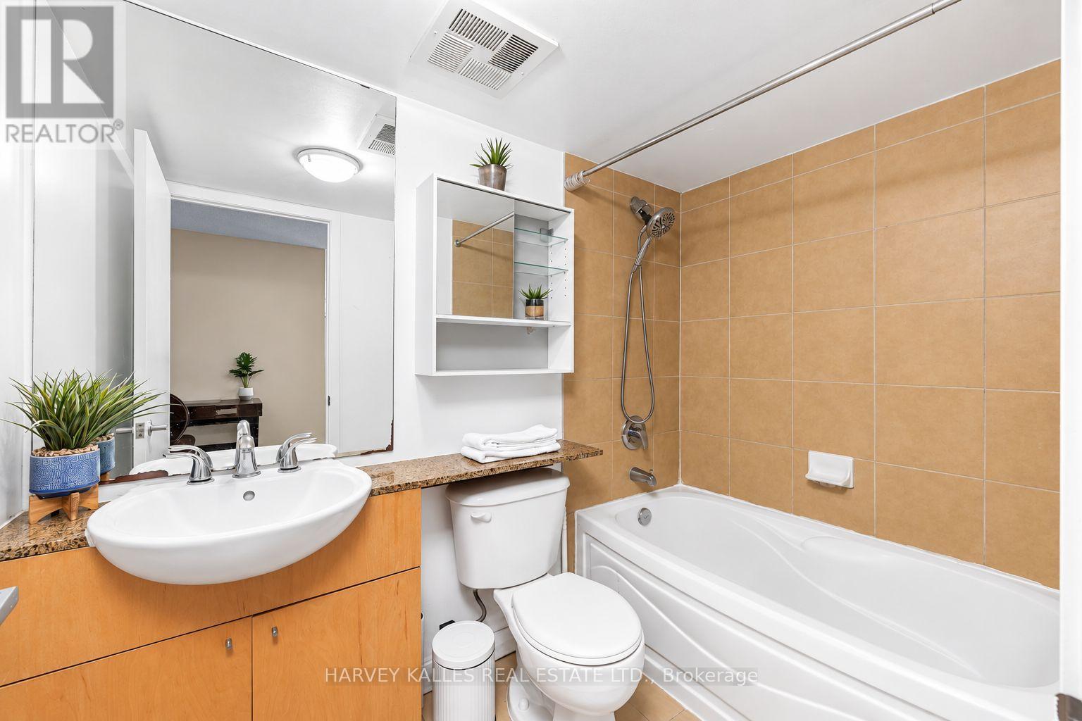 2803 - 373 FRONT STREET W