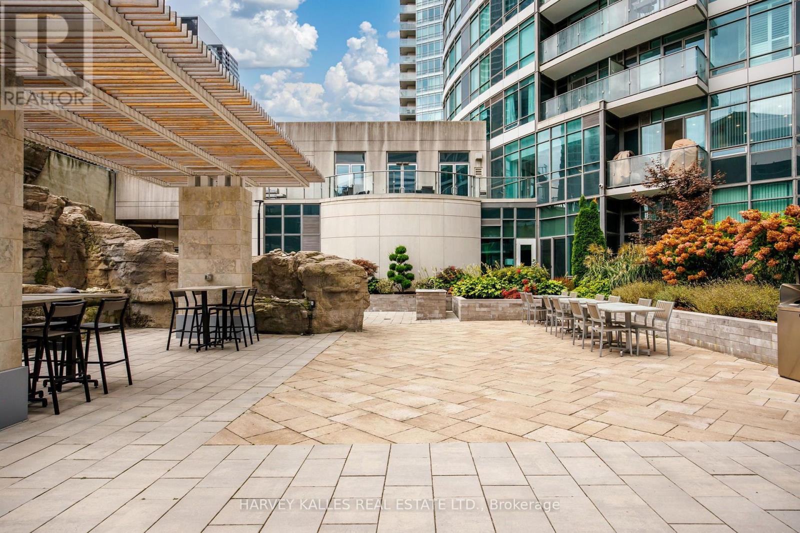 2803 - 373 FRONT STREET W