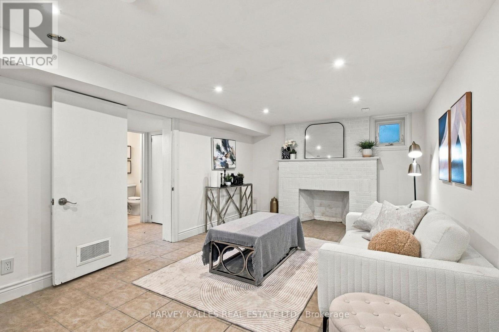 547 MELROSE AVENUE