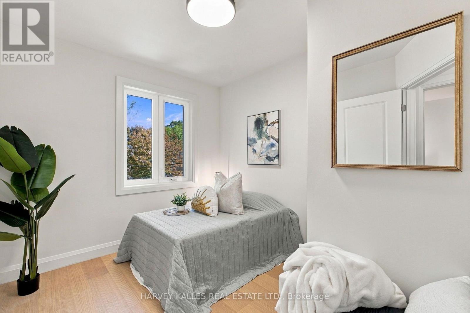 547 MELROSE AVENUE