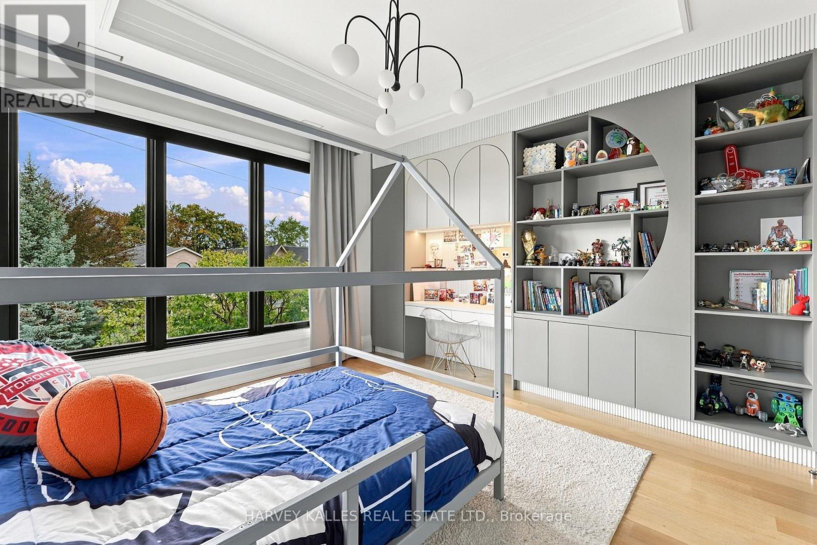 363 BEDFORD PARK AVENUE