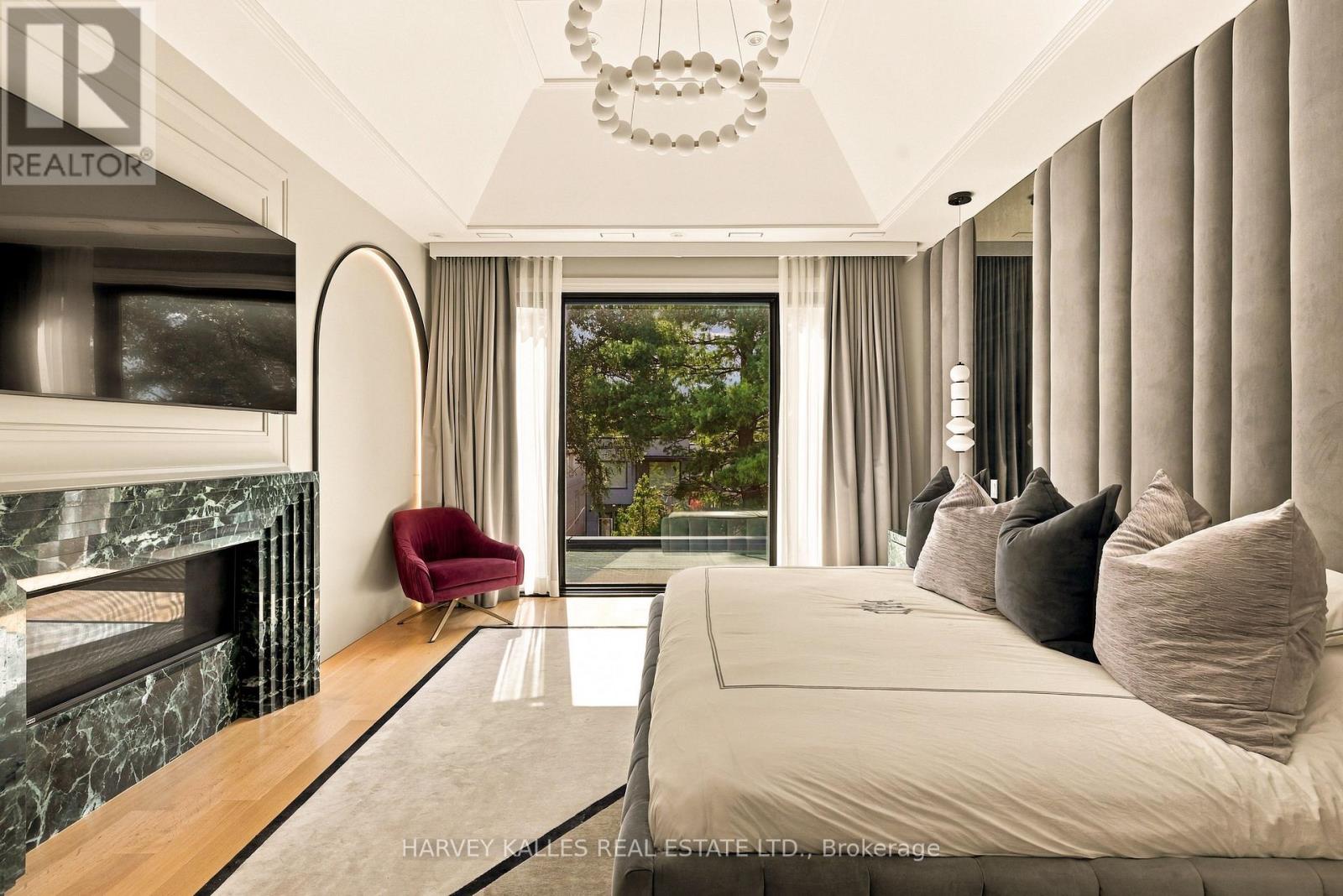 363 BEDFORD PARK AVENUE