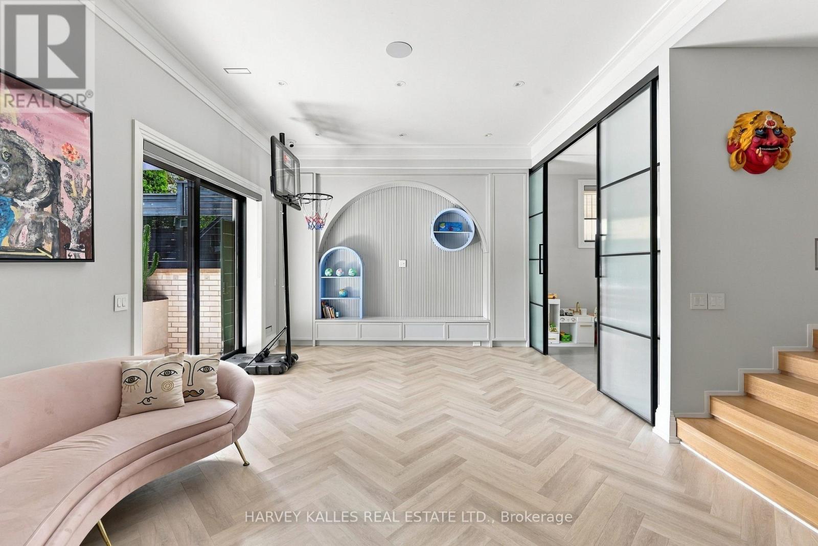 363 BEDFORD PARK AVENUE