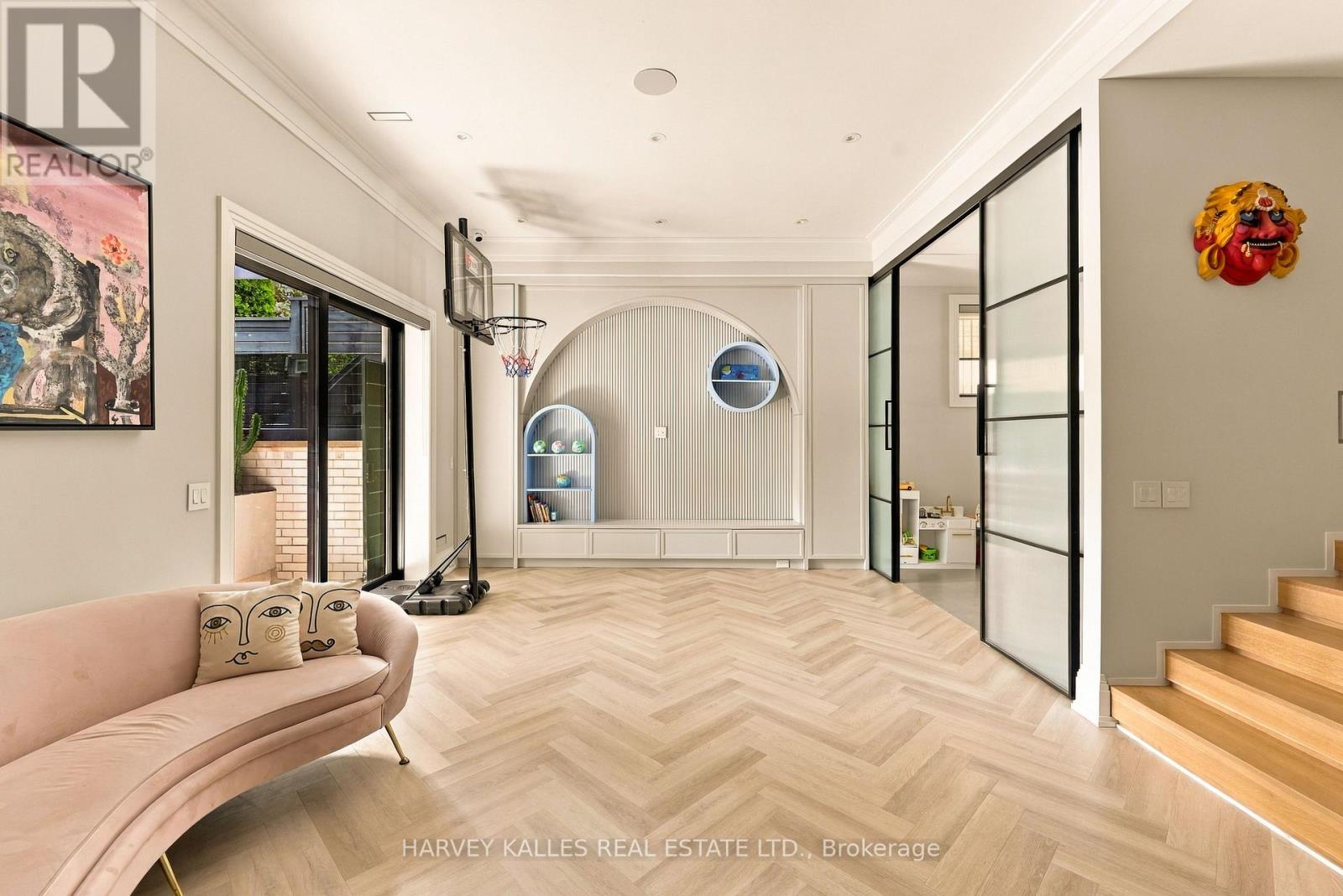 363 BEDFORD PARK AVENUE