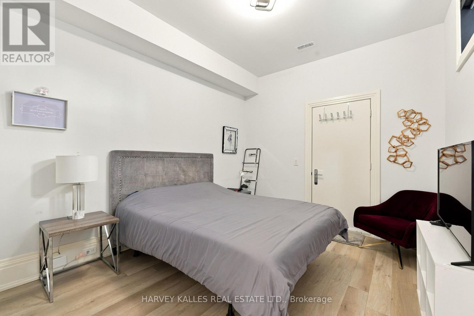 363 BEDFORD PARK AVENUE