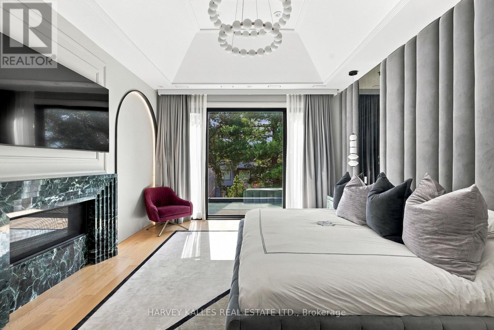 363 BEDFORD PARK AVENUE