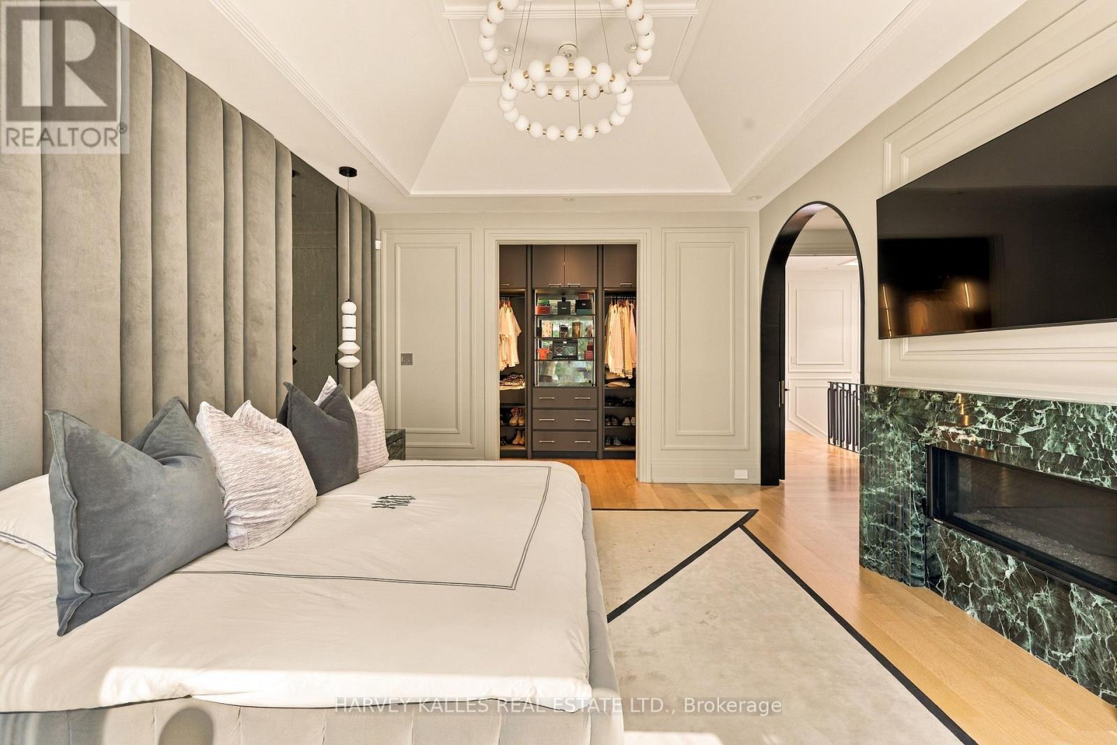 363 BEDFORD PARK AVENUE