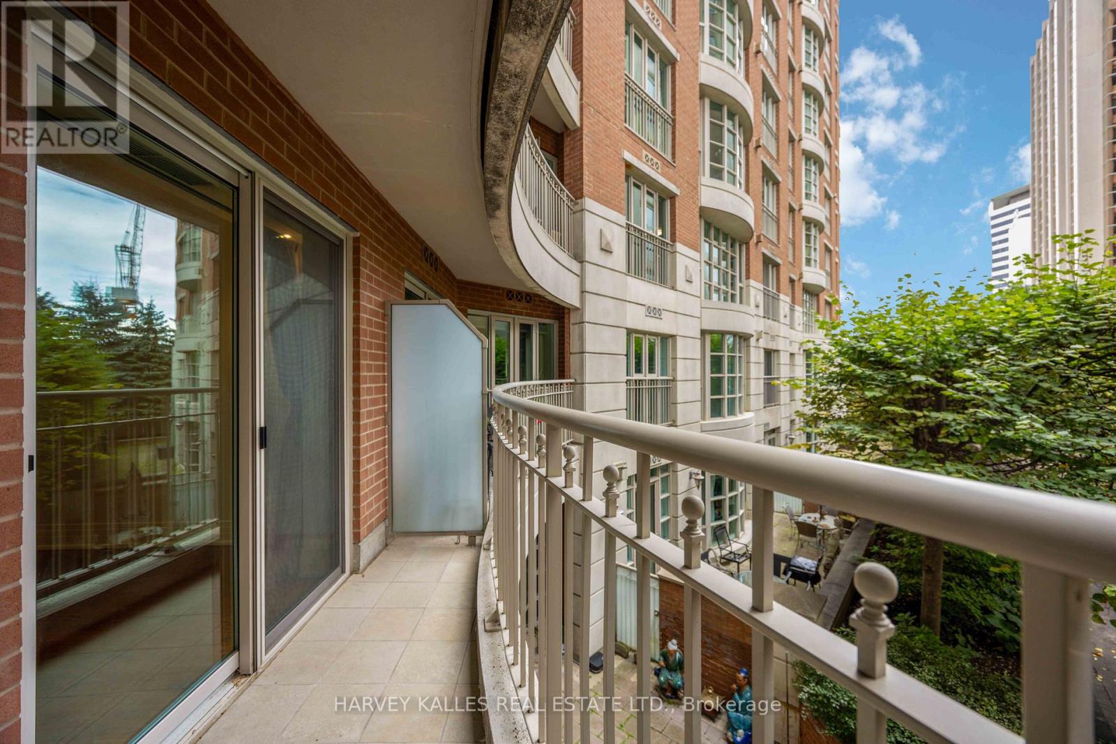 201 - 33 DELISLE AVENUE