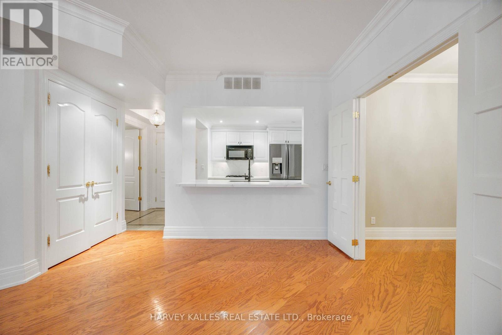 201 - 33 DELISLE AVENUE
