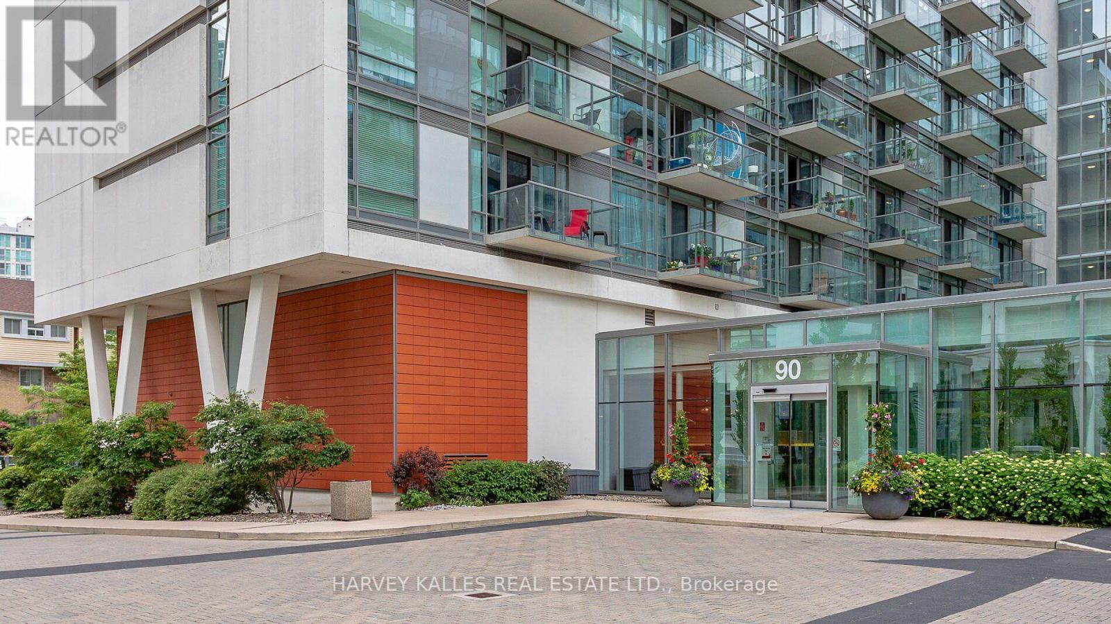 1206 - 90 STADIUM ROAD