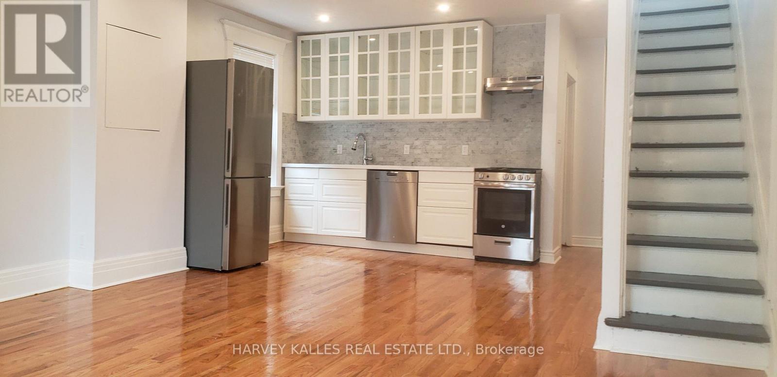 UPPER - 226 ASHWORTH AVENUE