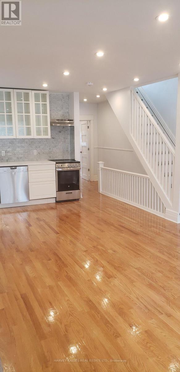 UPPER - 226 ASHWORTH AVENUE