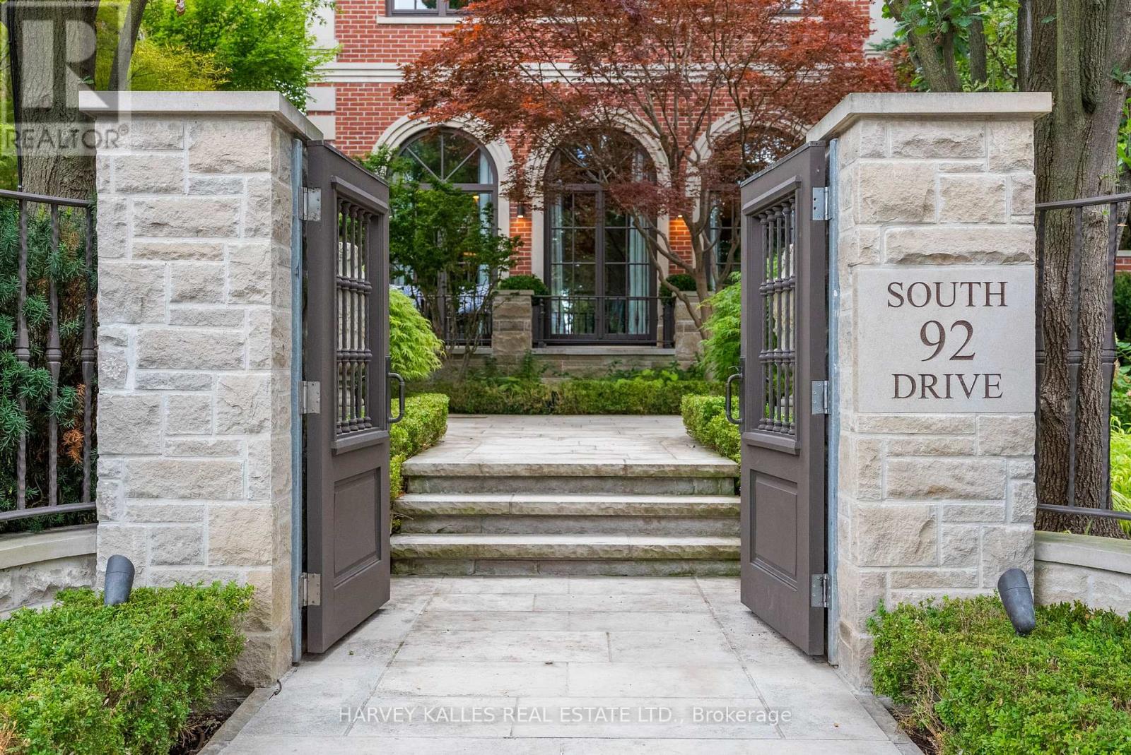 92 SOUTH DRIVE