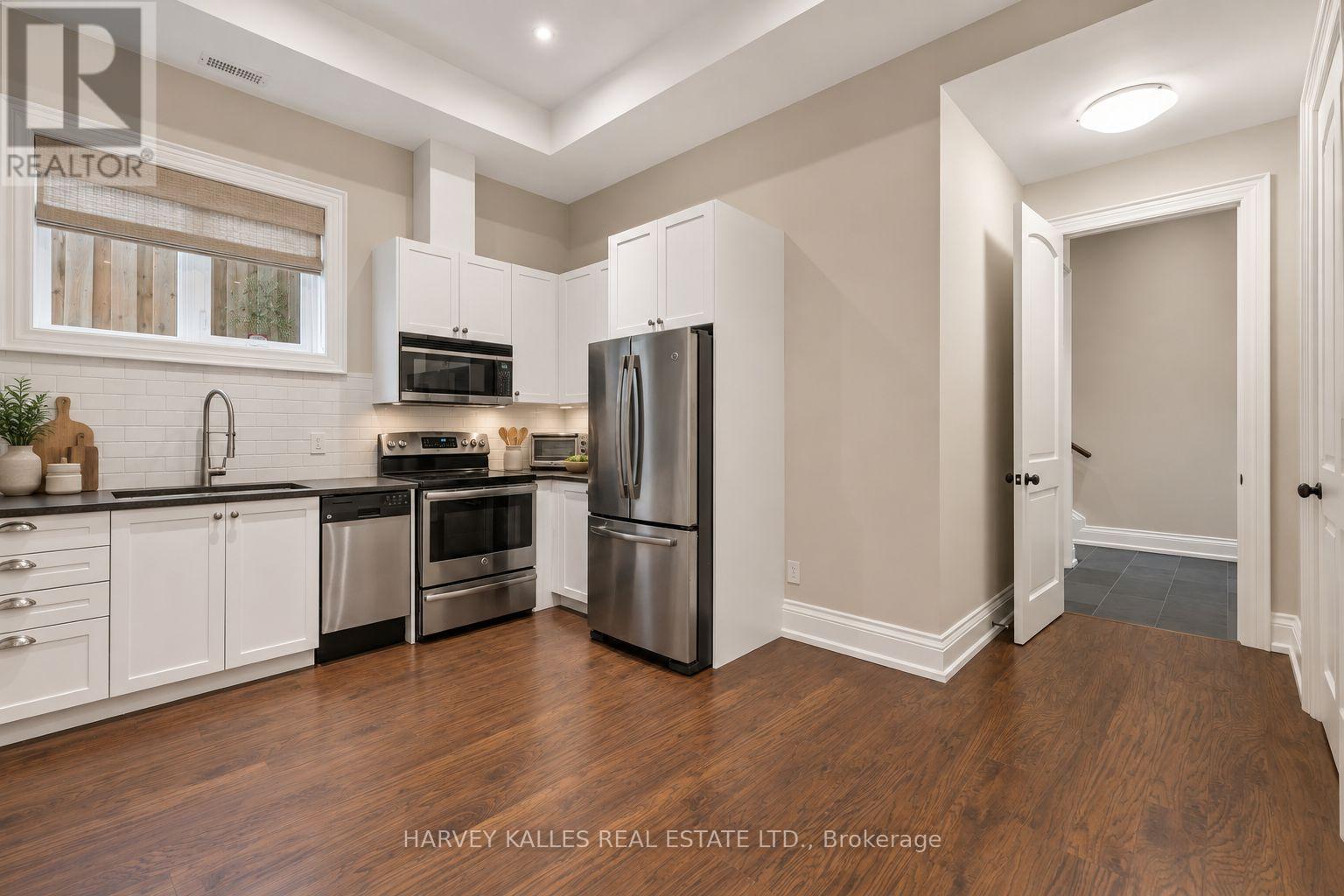40 SULTANA AVENUE
