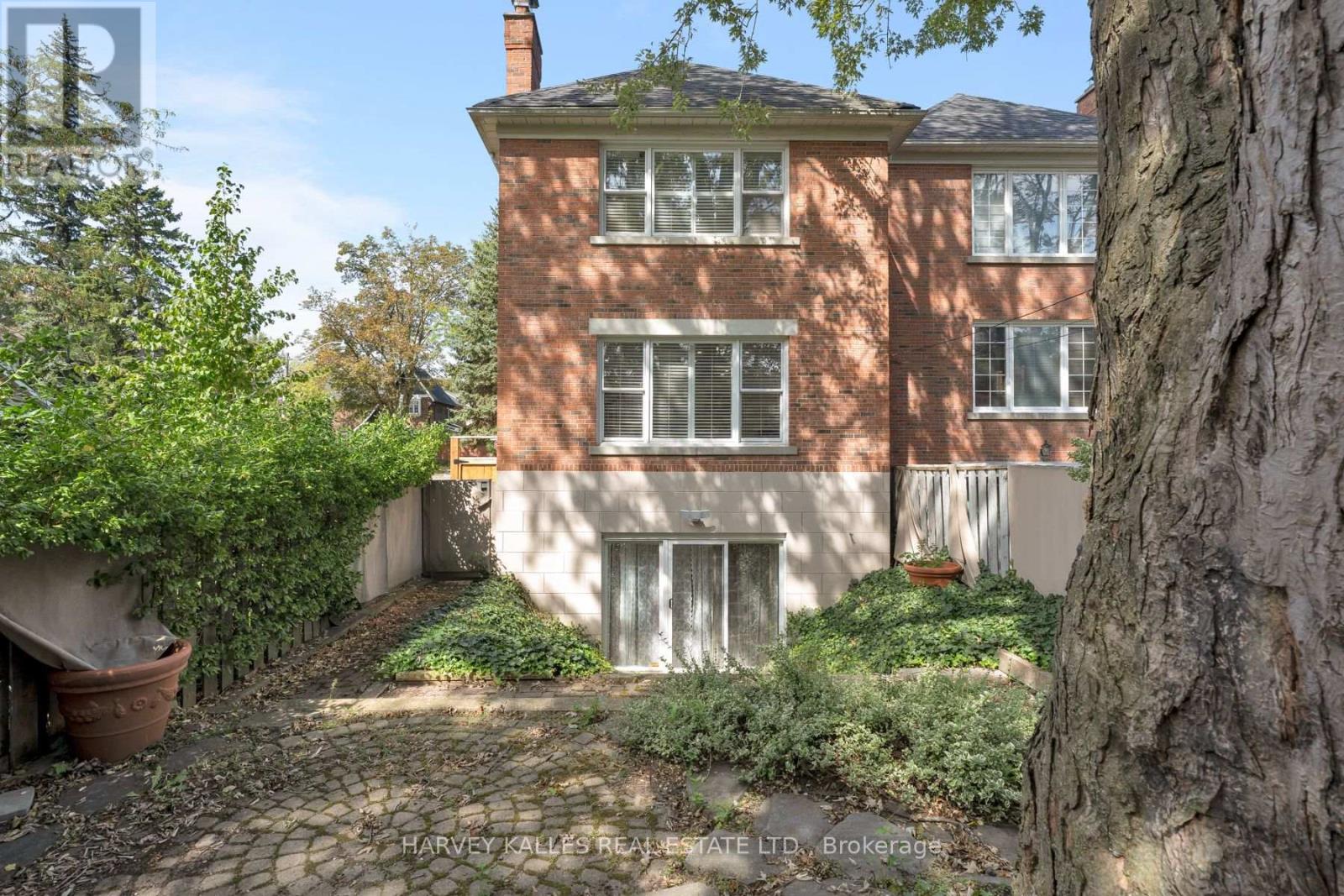 131 ROSEWELL AVENUE